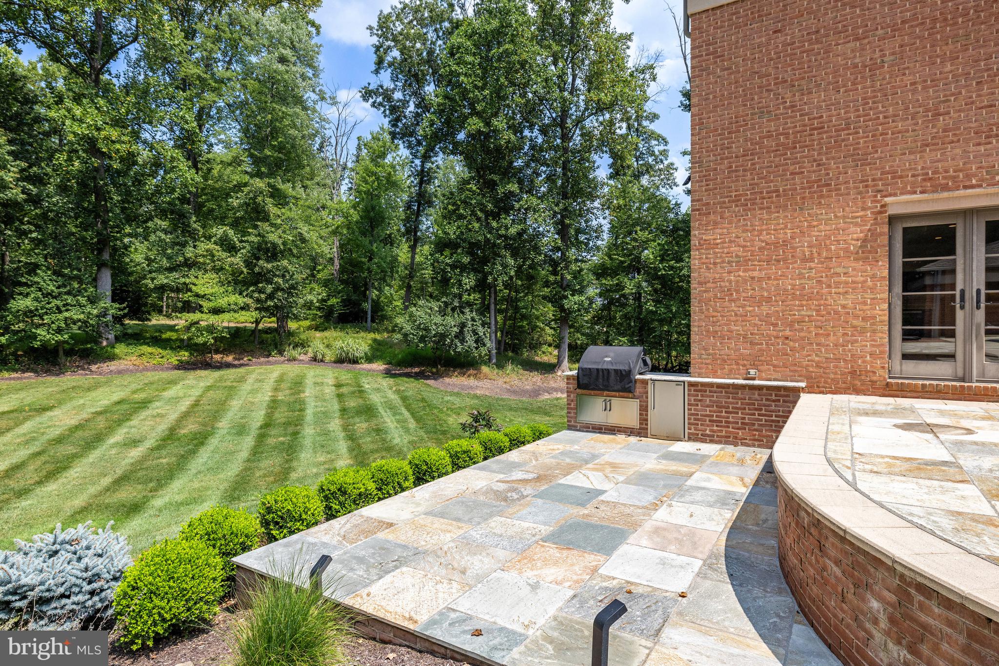 VALLEY STREAM - Residential
