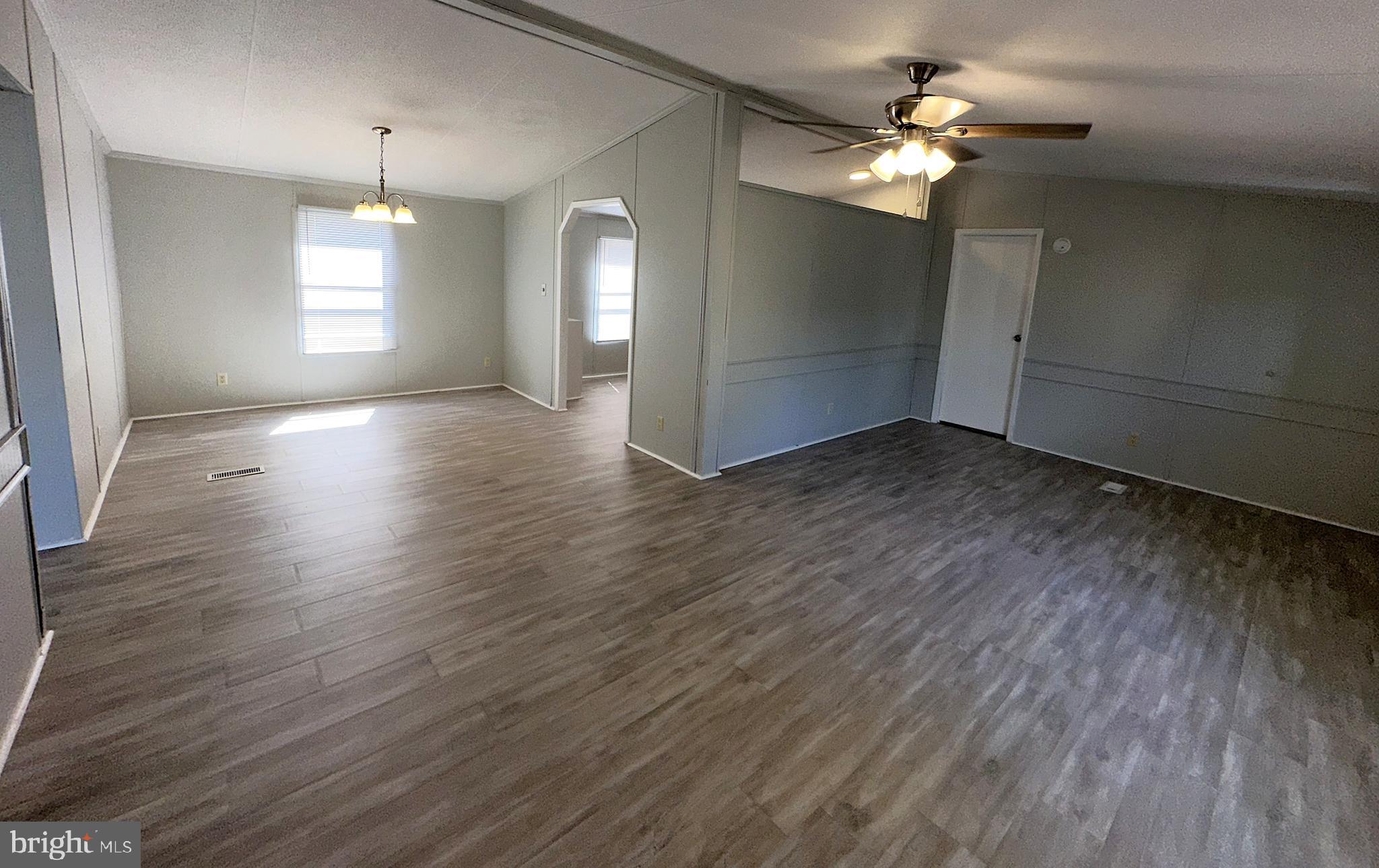 LAKESIDE PARK - Residential