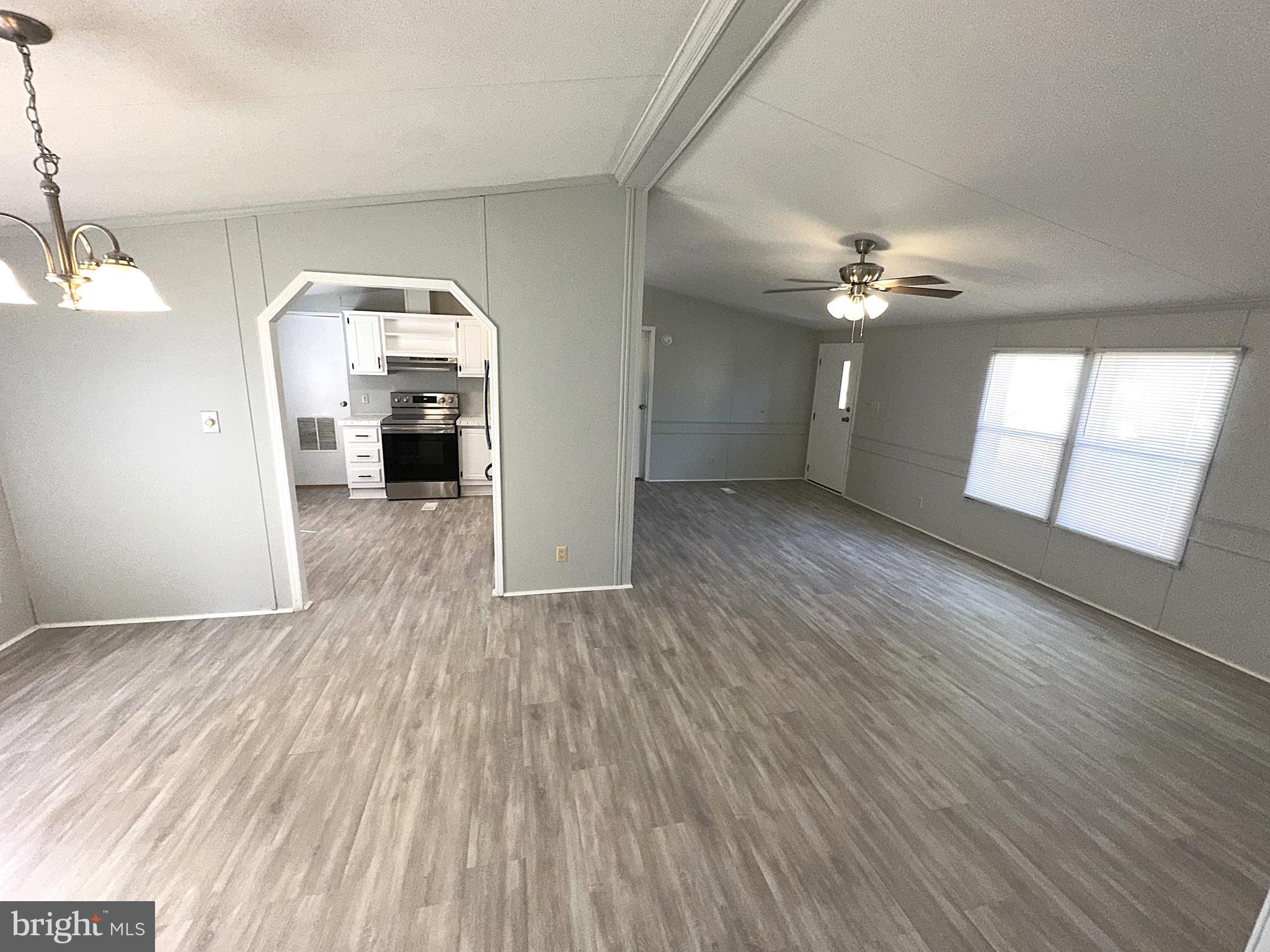 LAKESIDE PARK - Residential