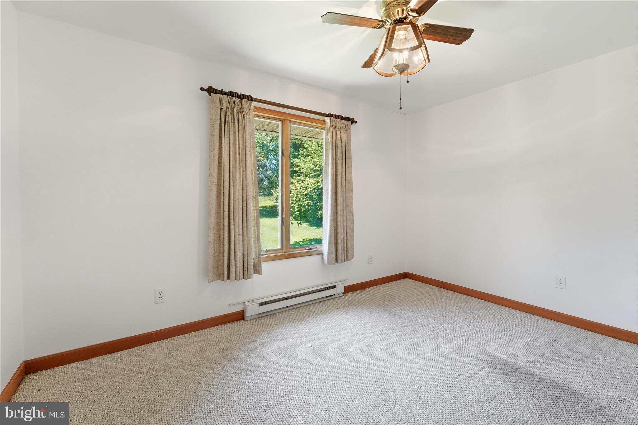 ROCKY SPRING ACRES - Residential