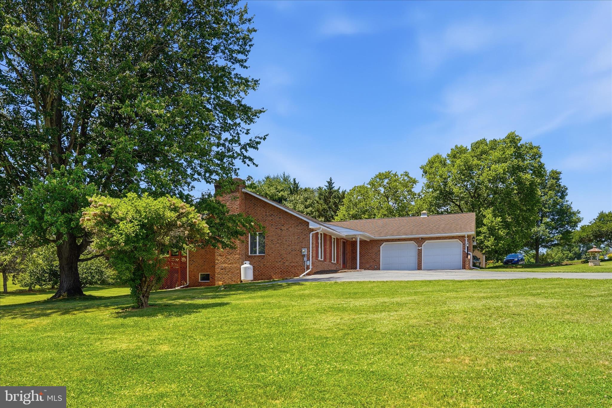 ROCKY SPRING ACRES - Residential