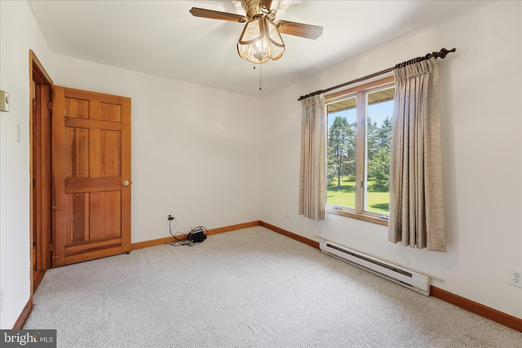 ROCKY SPRING ACRES - Residential