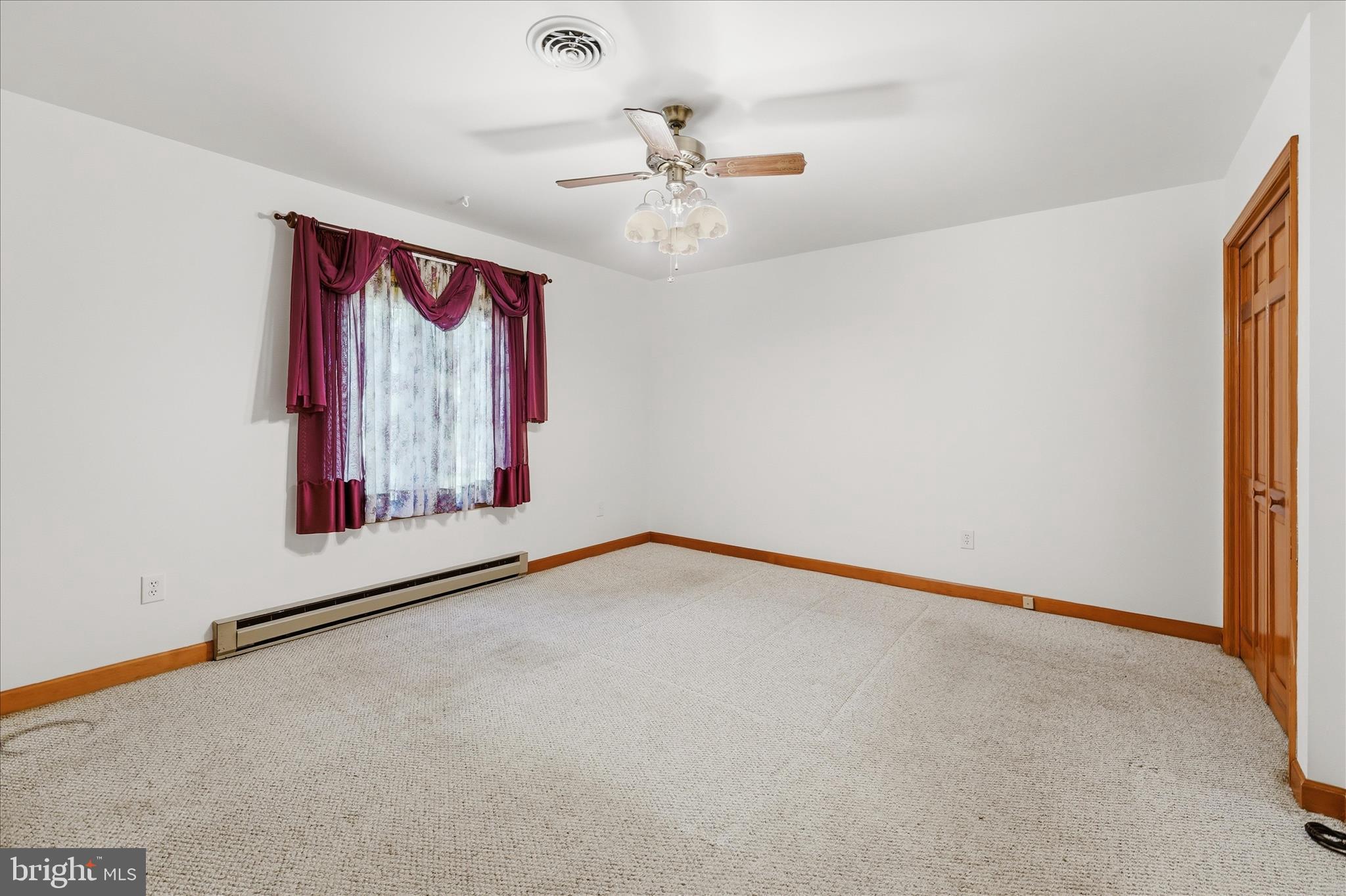 ROCKY SPRING ACRES - Residential