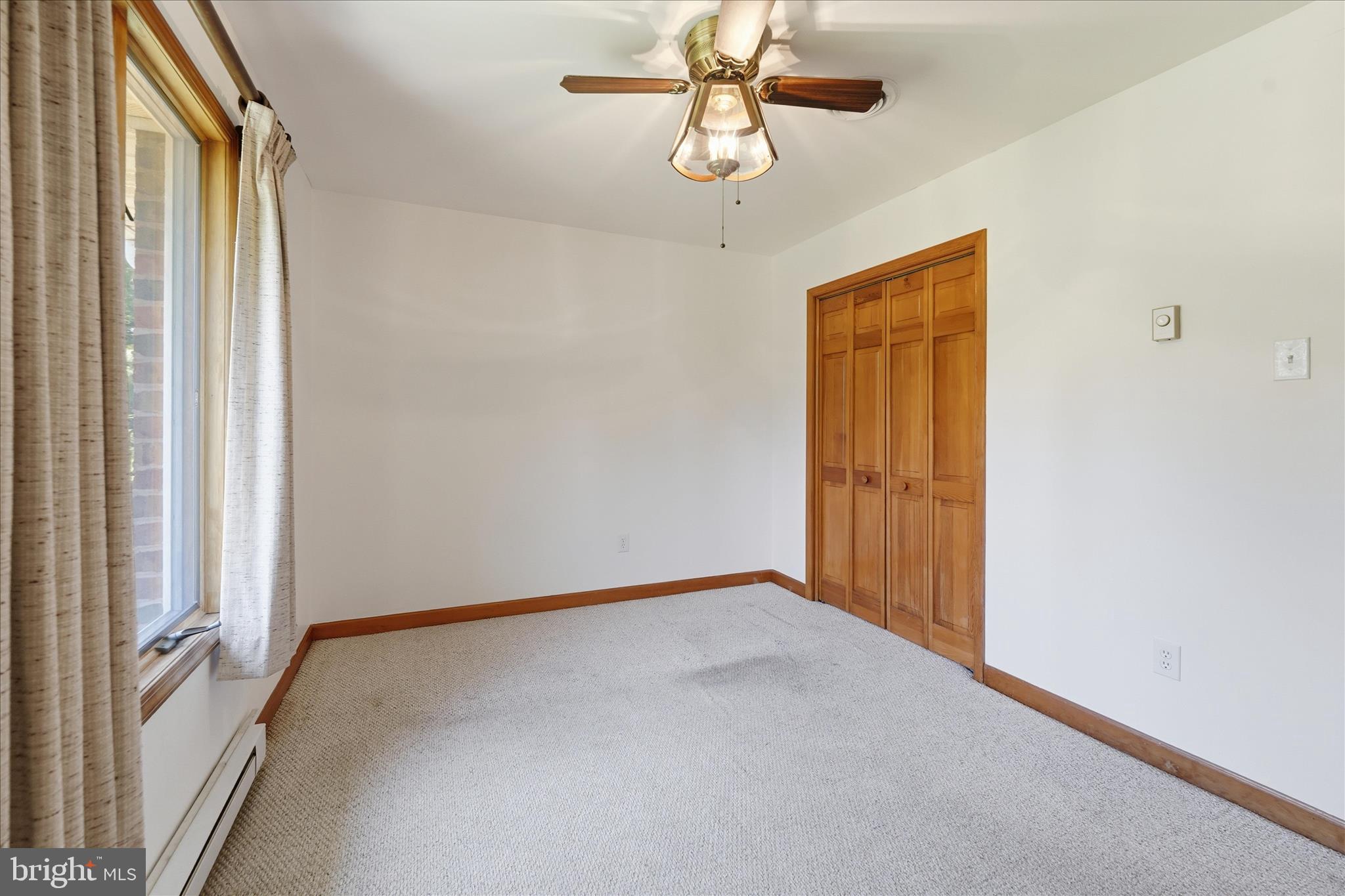 ROCKY SPRING ACRES - Residential