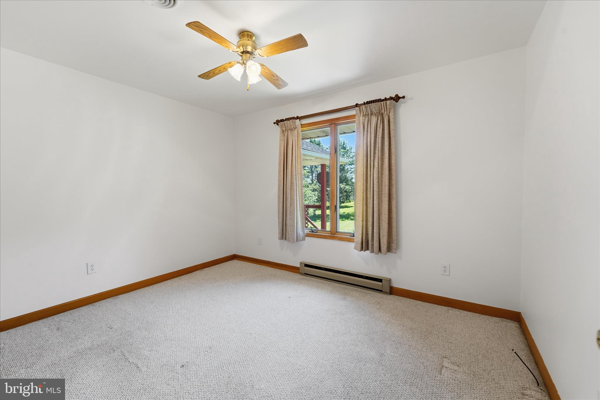 ROCKY SPRING ACRES - Residential