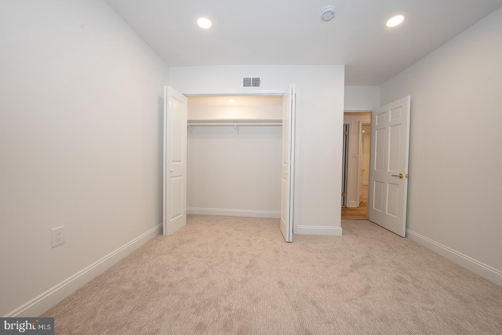 LAFAYETTE HILL - Residential