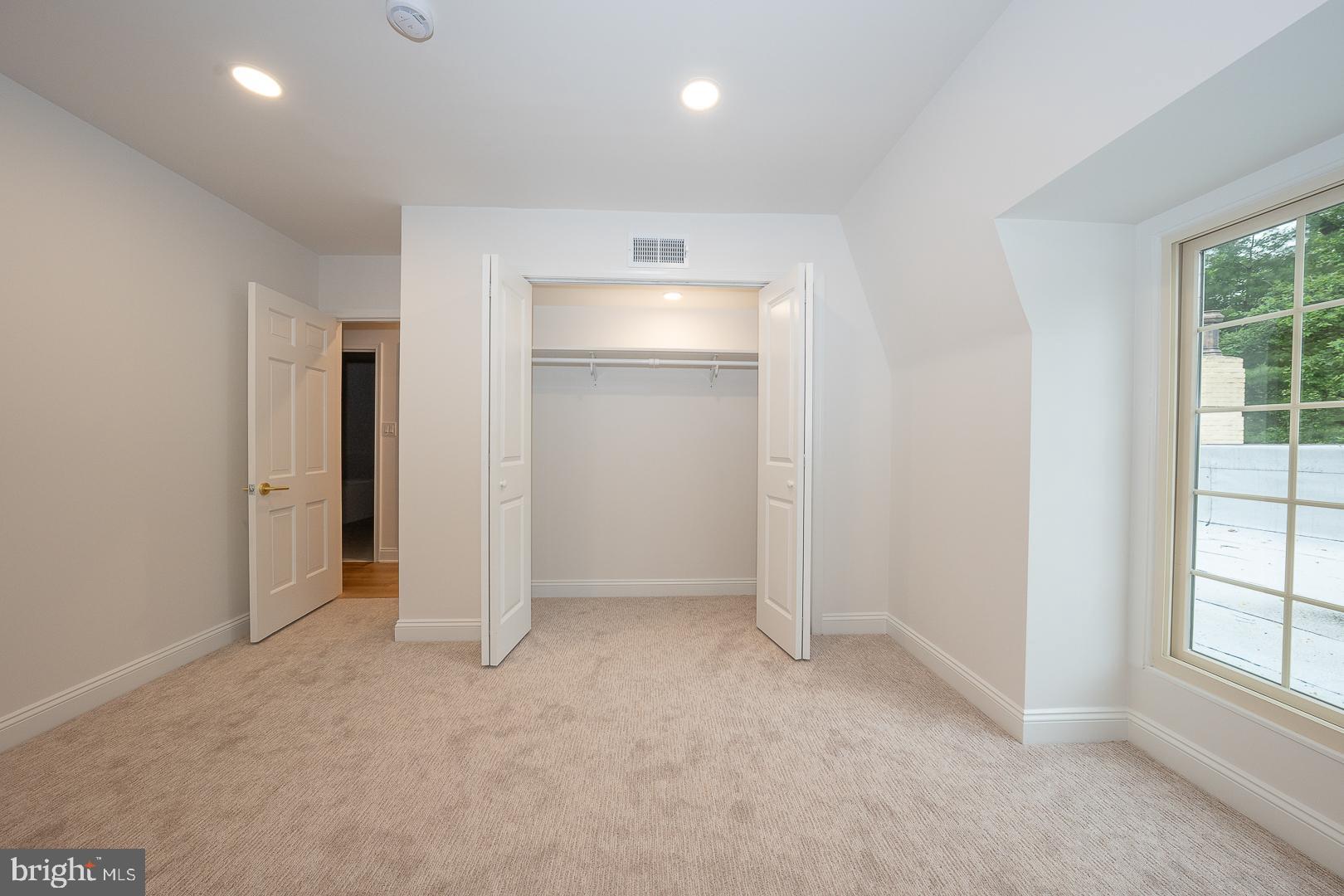 LAFAYETTE HILL - Residential