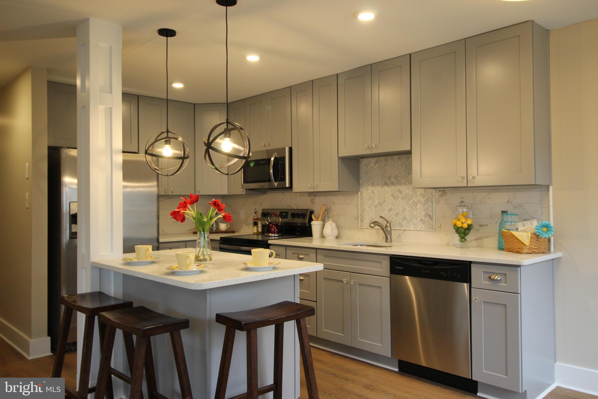 EDGEWATER - Residential Lease