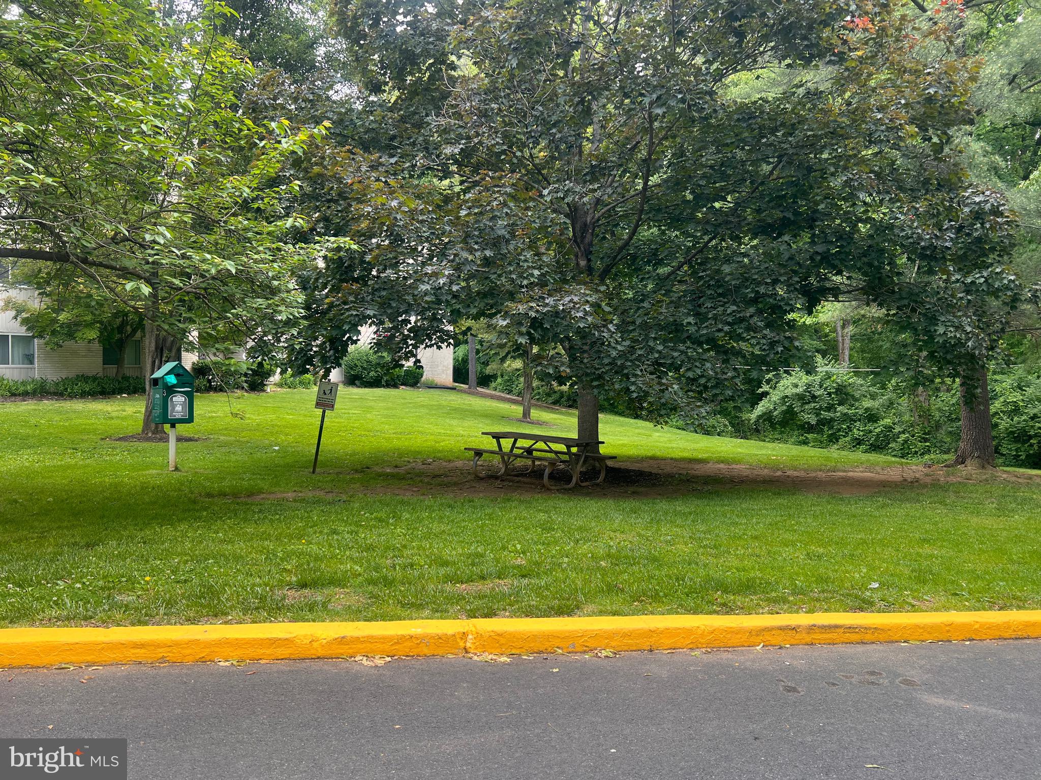 BETHESDA PARK - Residential