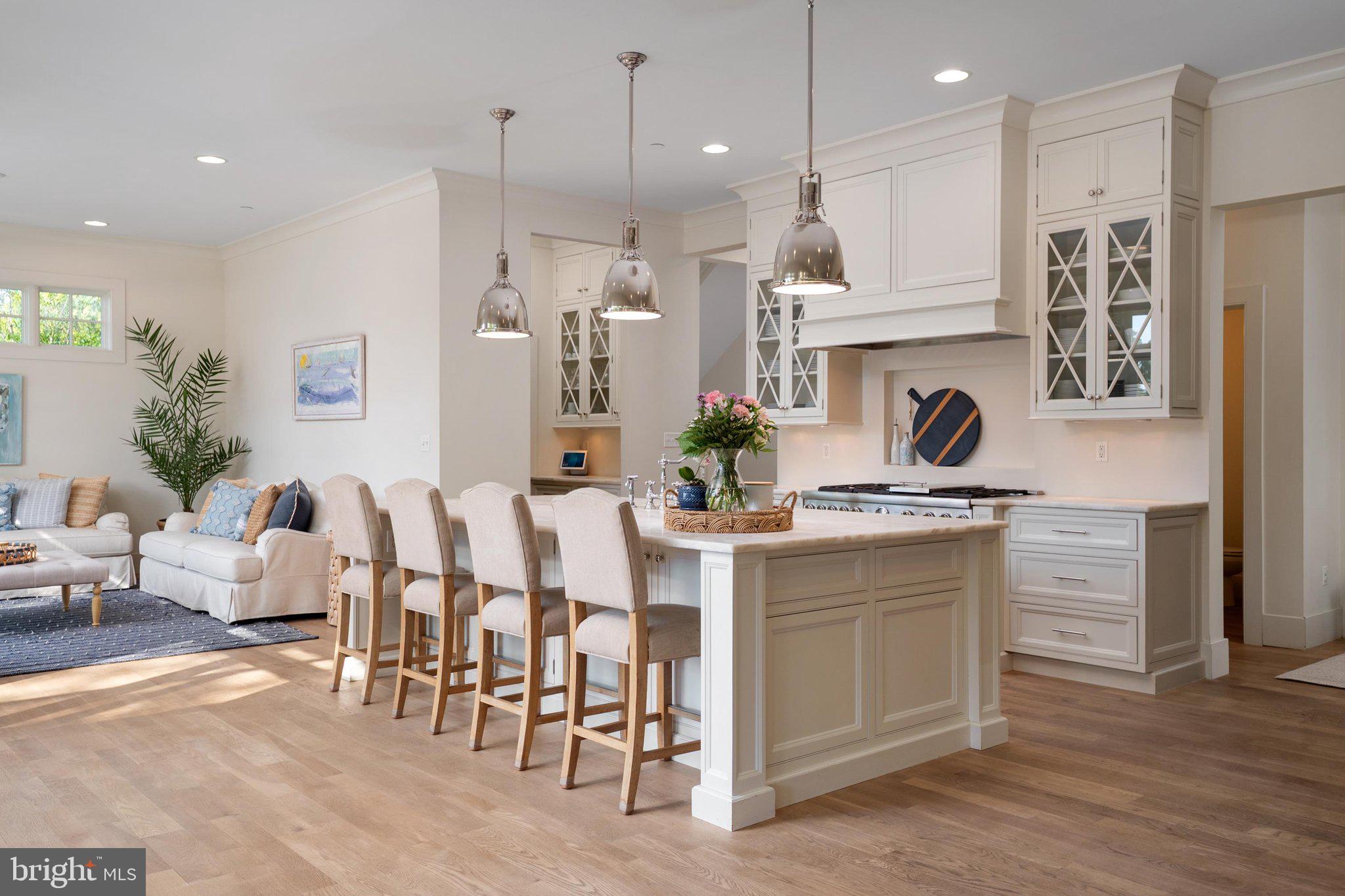 HILLSMERE SHORES - Residential