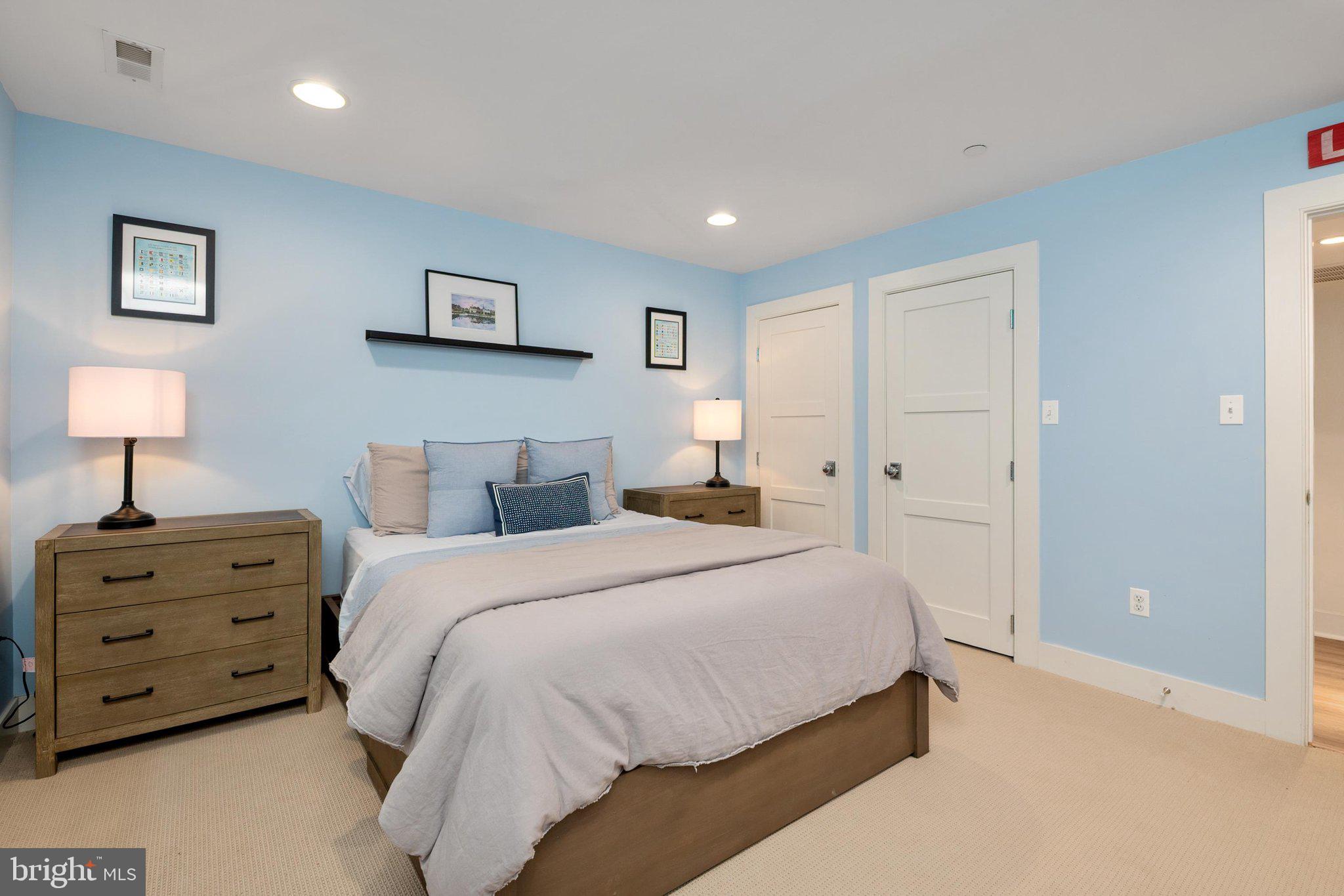HILLSMERE SHORES - Residential
