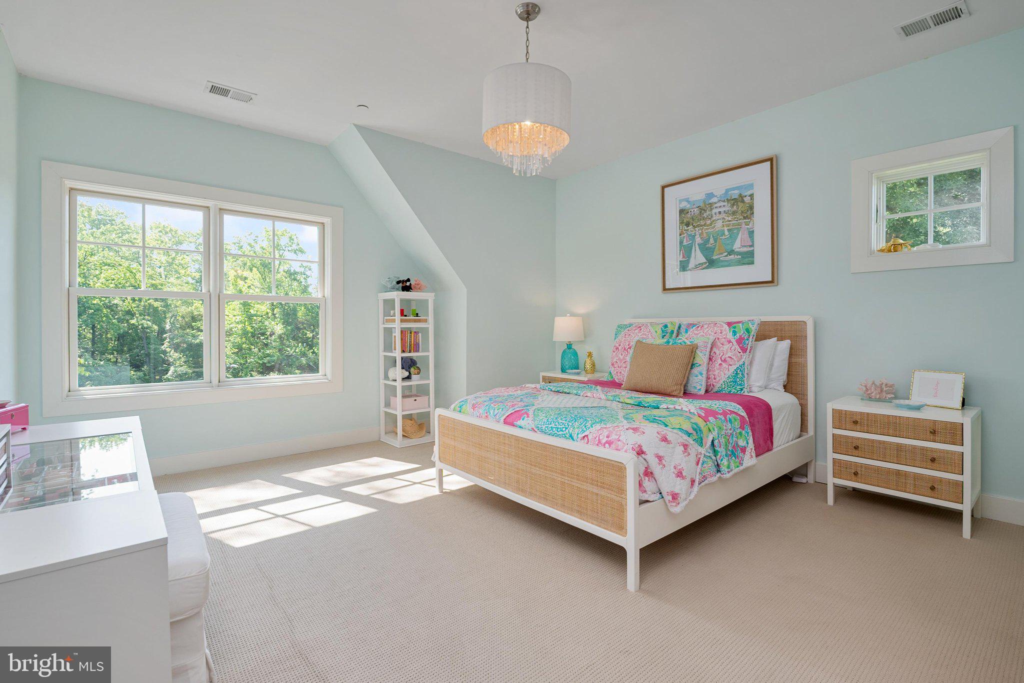 HILLSMERE SHORES - Residential