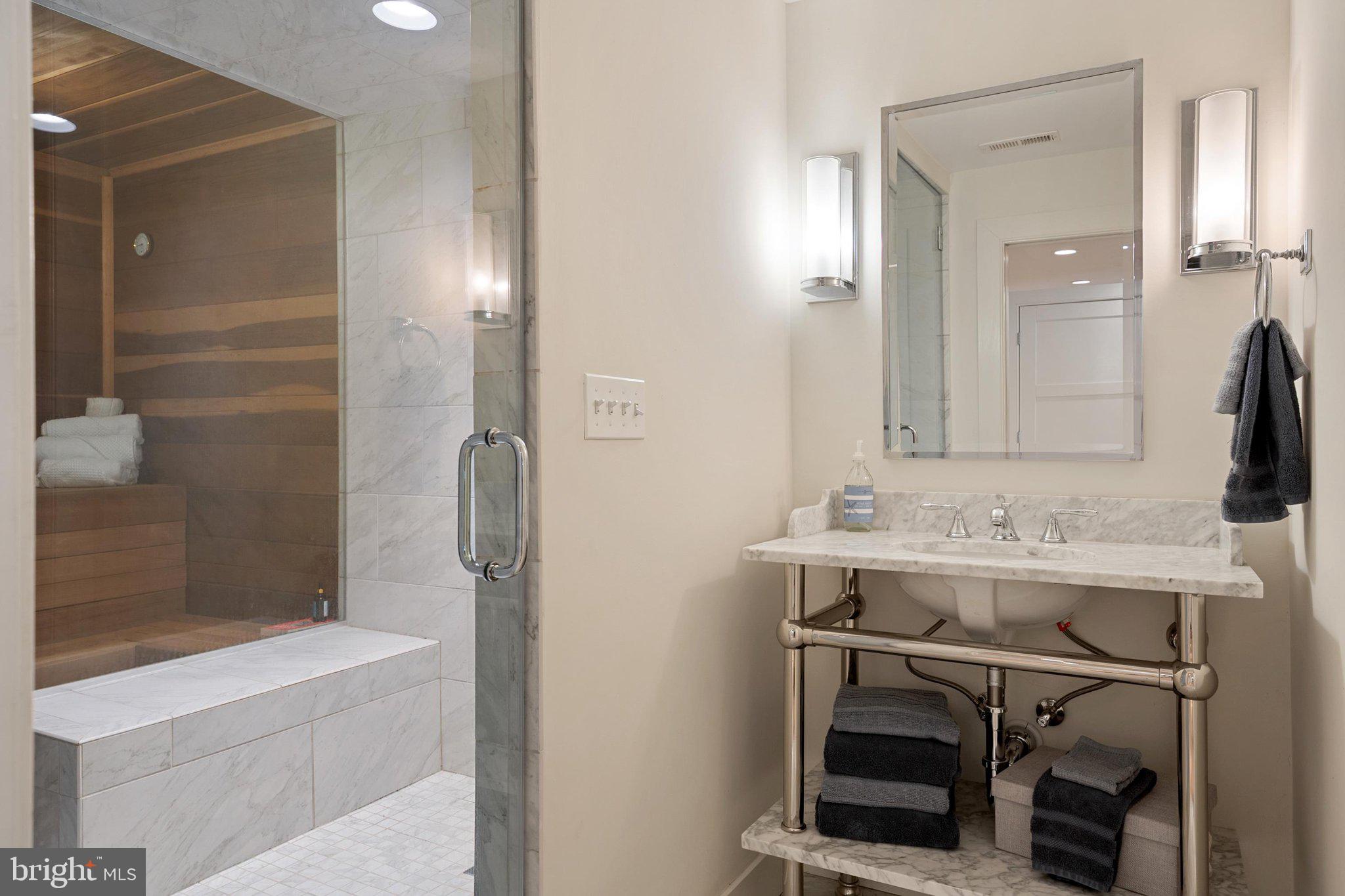 HILLSMERE SHORES - Residential