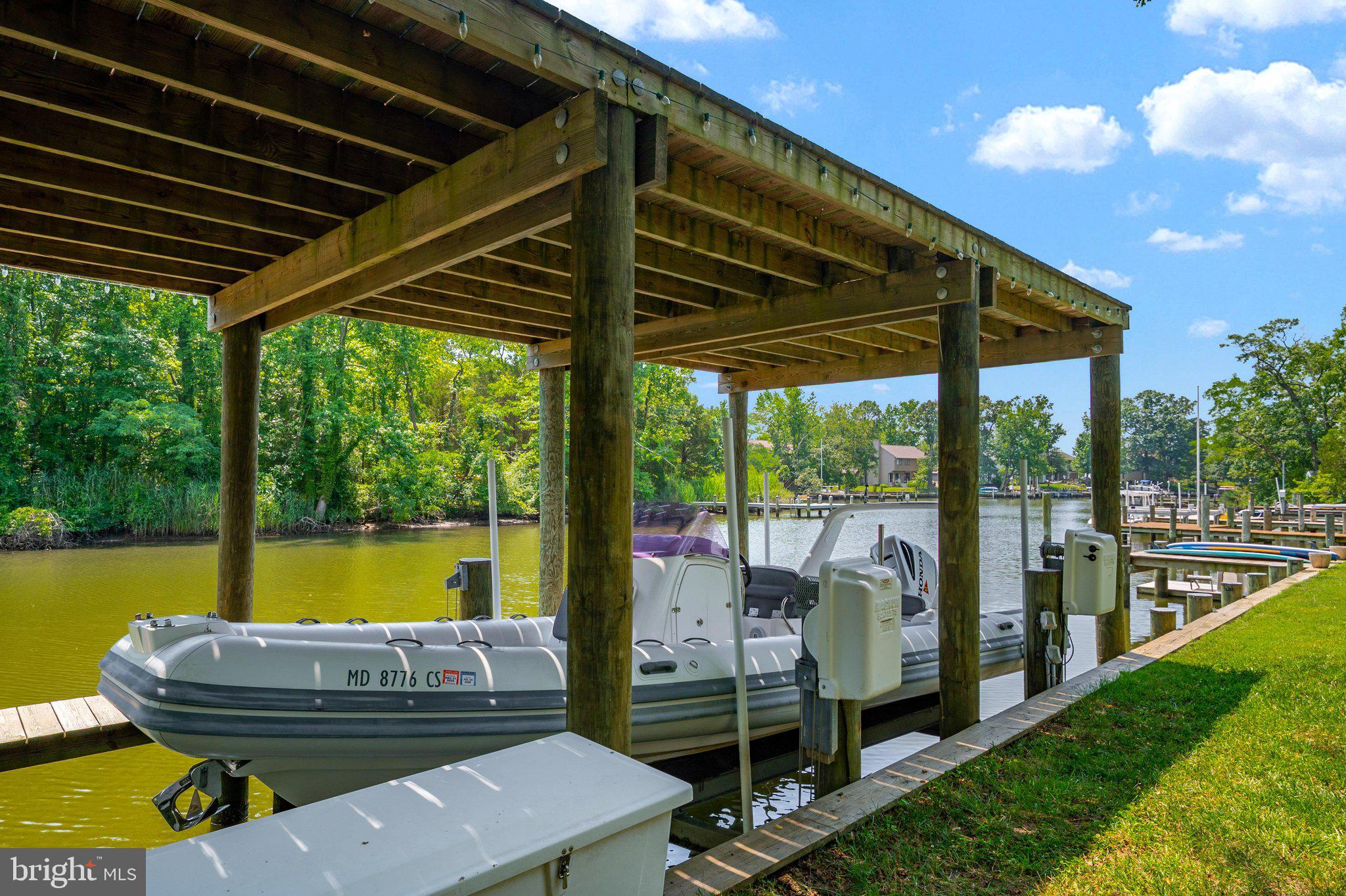HILLSMERE SHORES - Residential