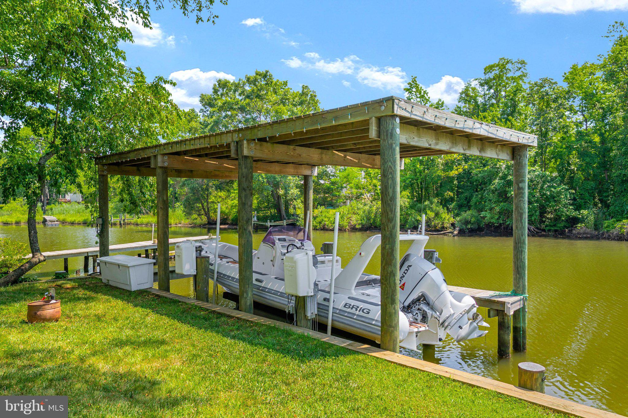 HILLSMERE SHORES - Residential