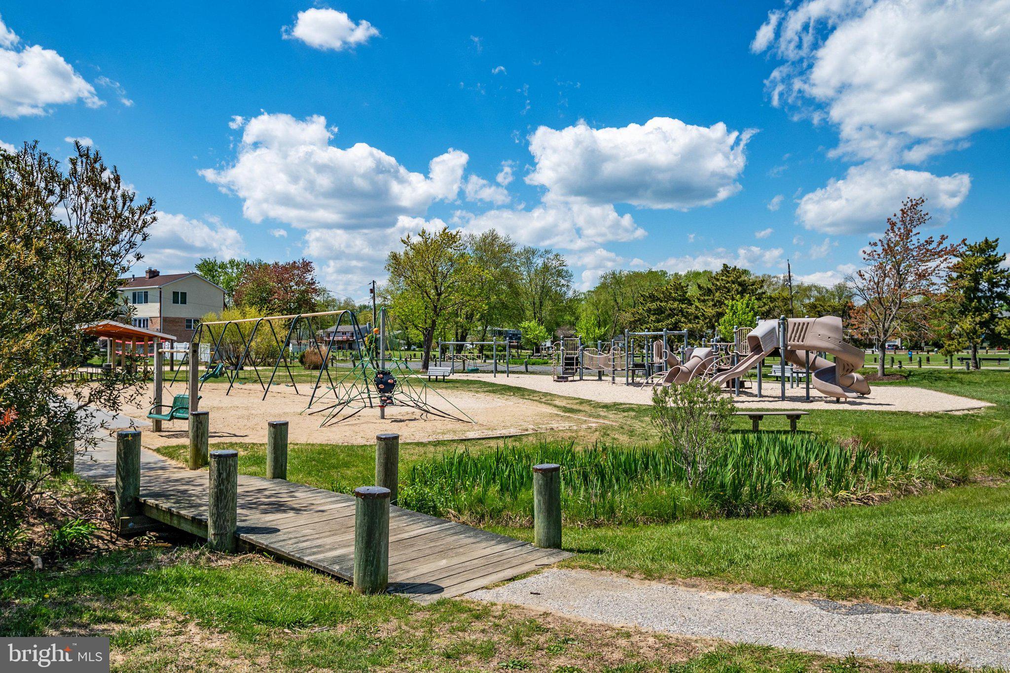 HILLSMERE SHORES - Residential
