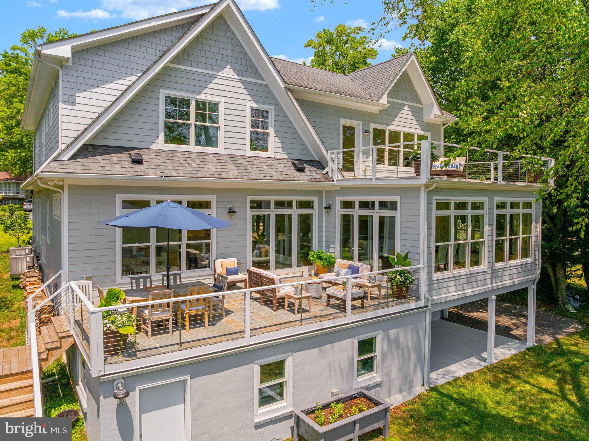 HILLSMERE SHORES - Residential