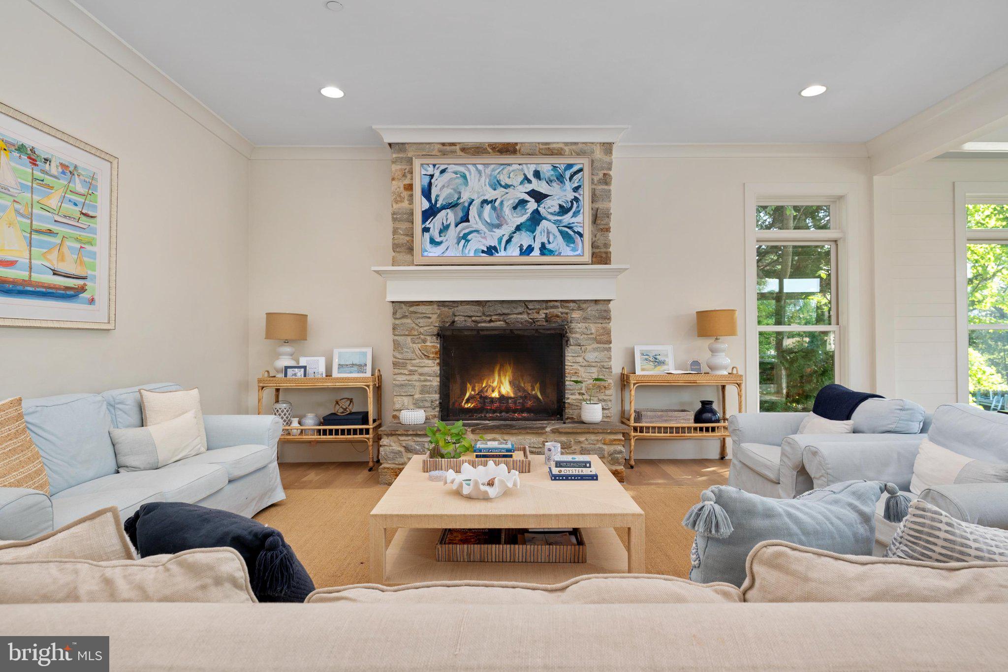 HILLSMERE SHORES - Residential