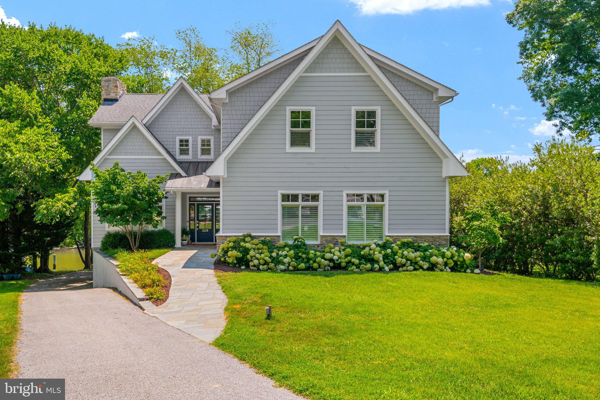HILLSMERE SHORES - Residential
