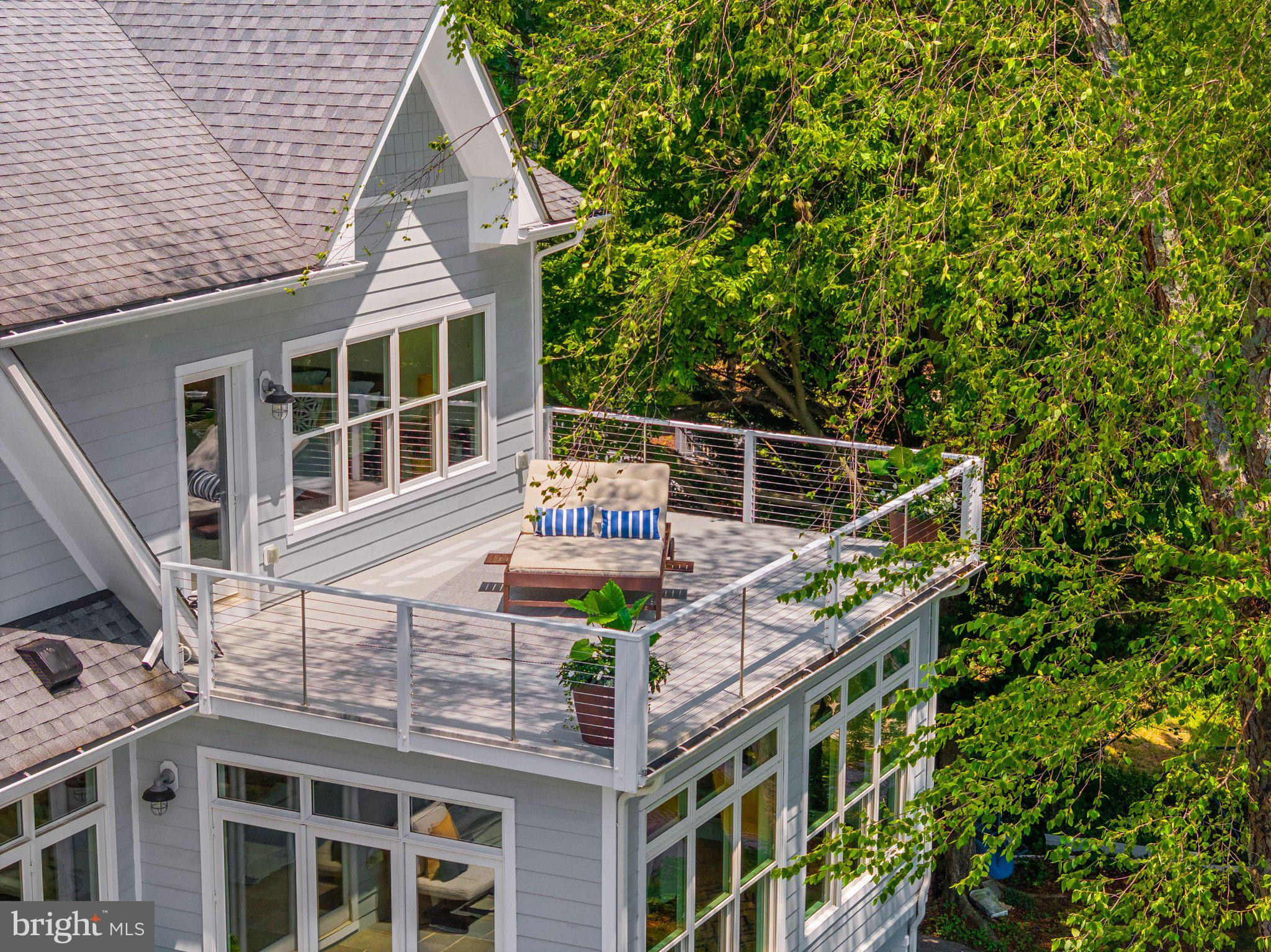 HILLSMERE SHORES - Residential