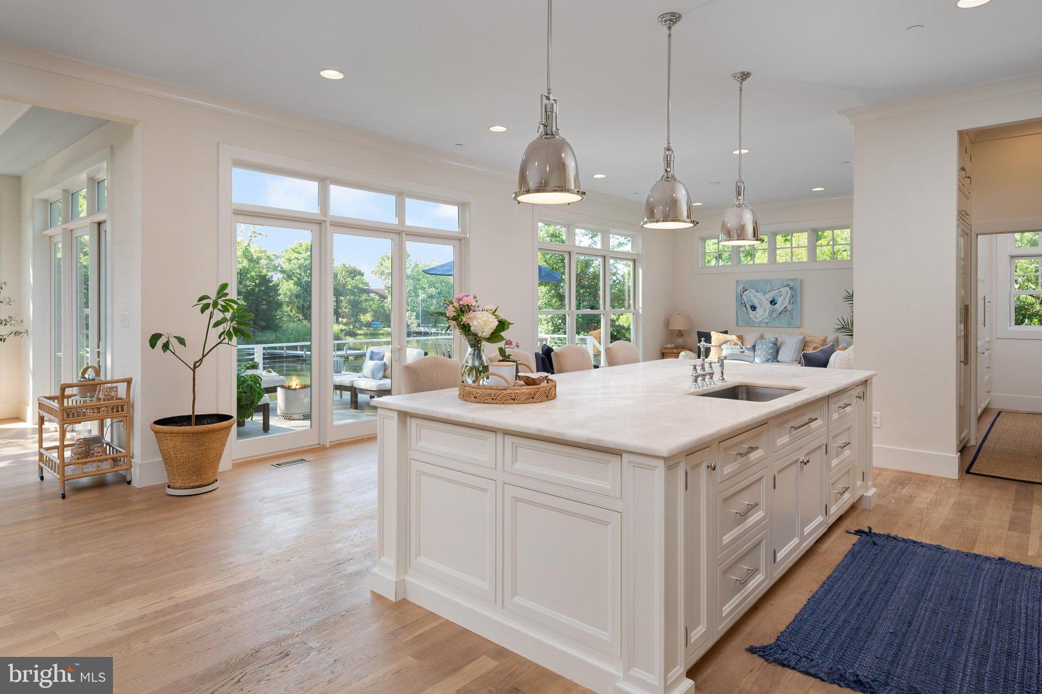 HILLSMERE SHORES - Residential