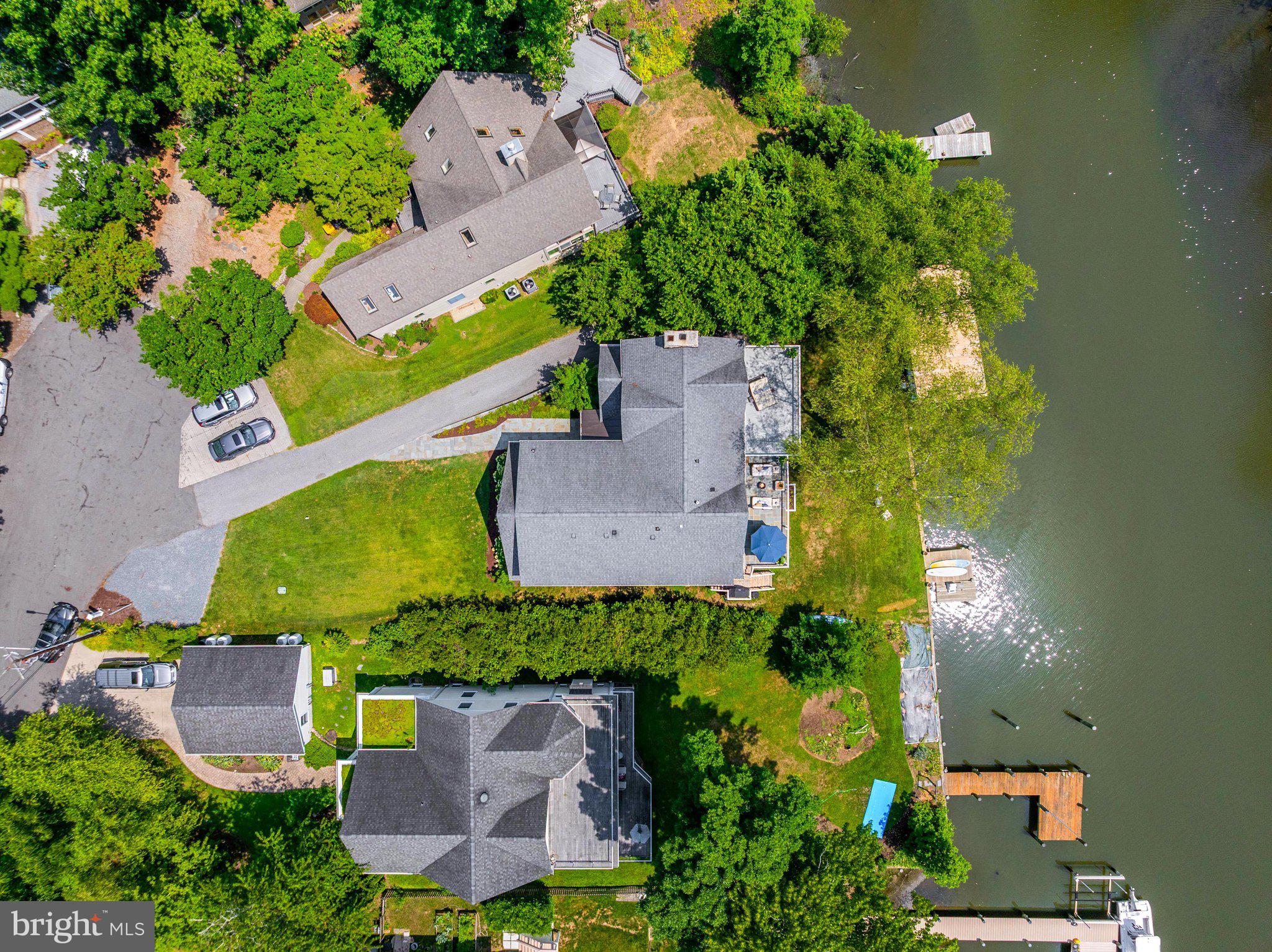 HILLSMERE SHORES - Residential