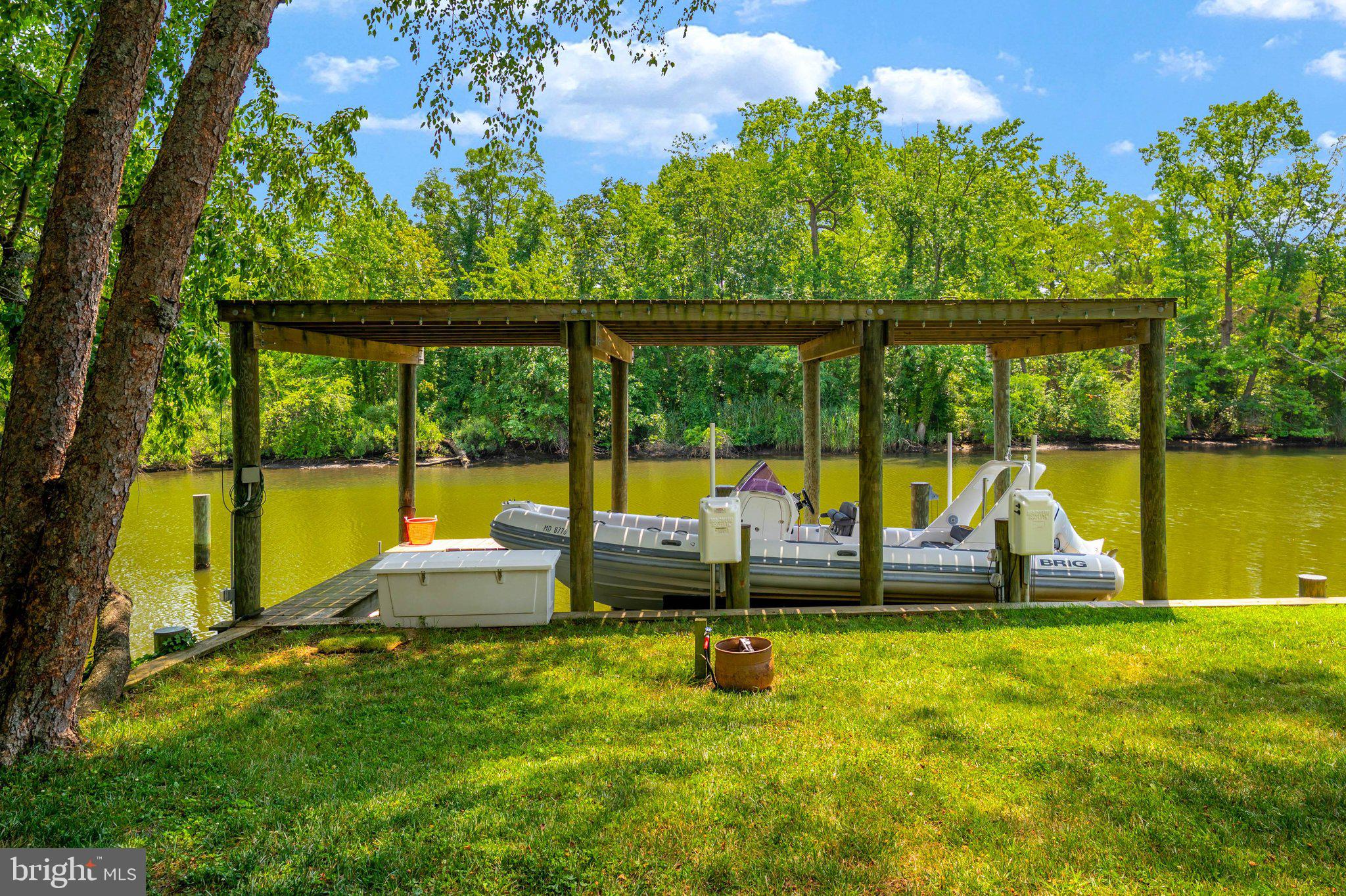 HILLSMERE SHORES - Residential