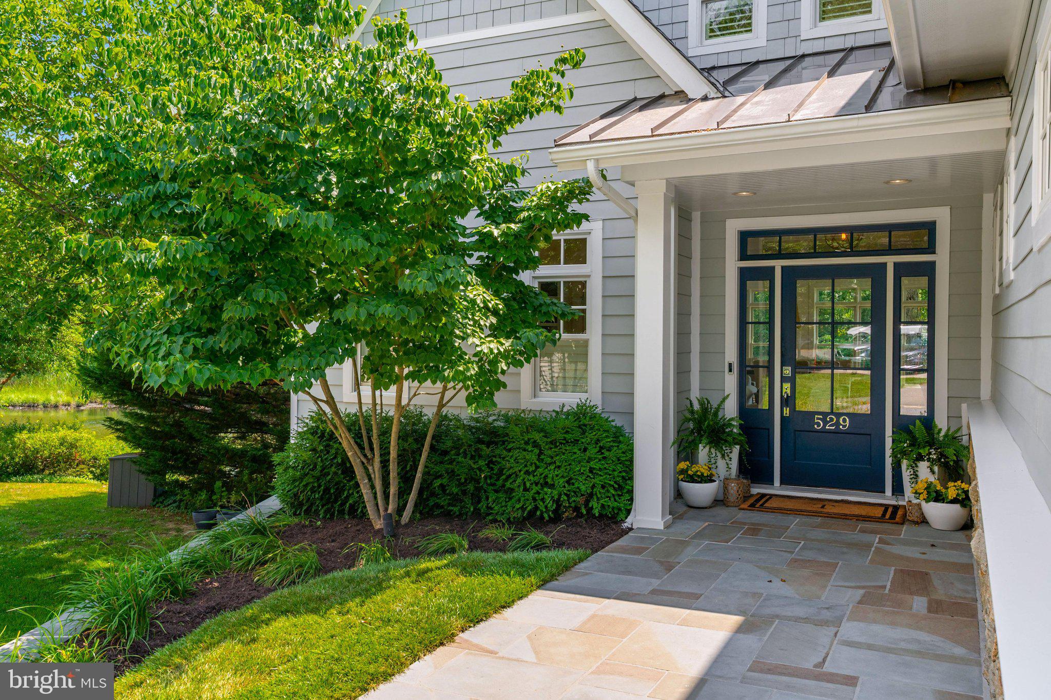 HILLSMERE SHORES - Residential