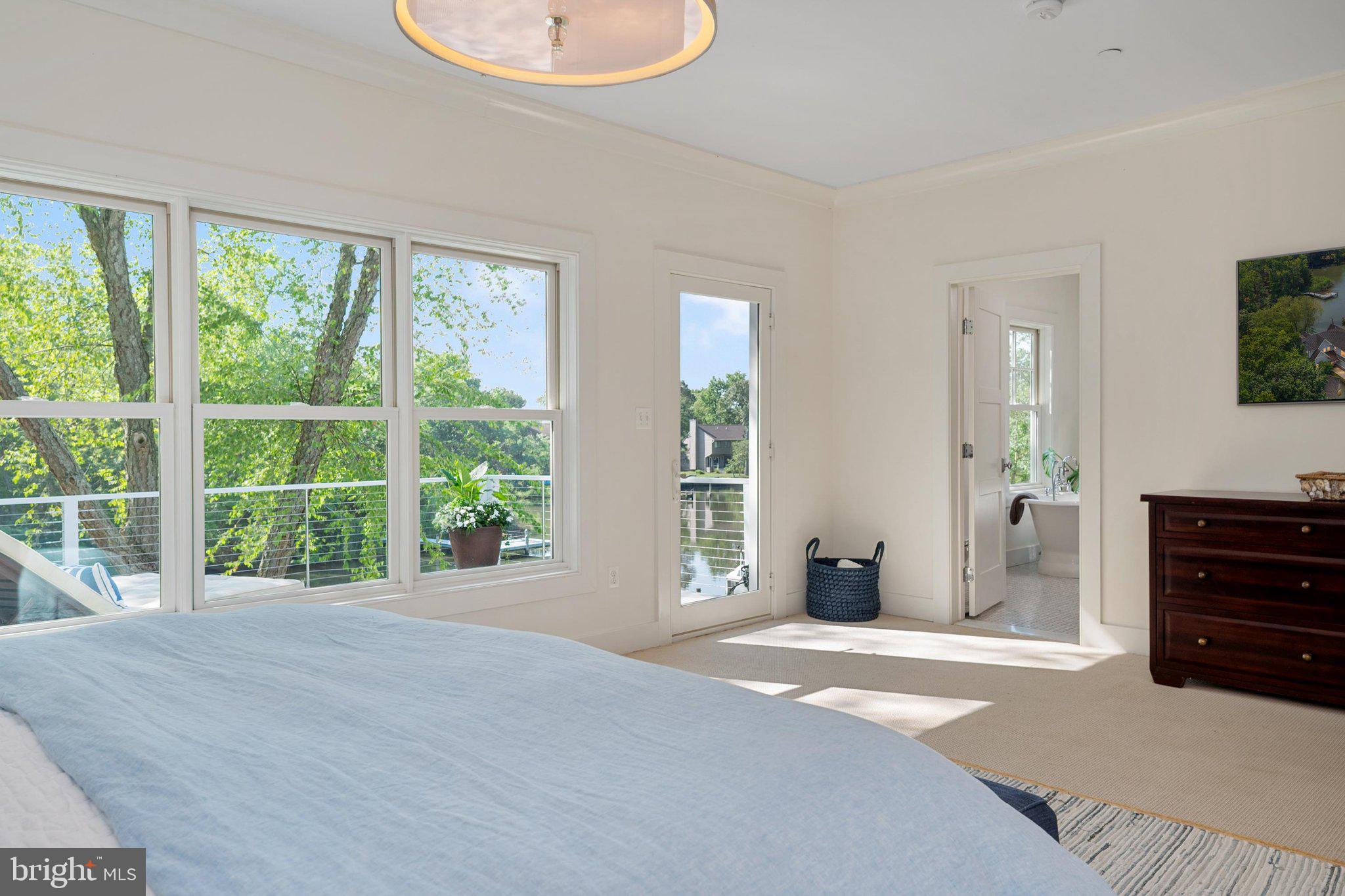 HILLSMERE SHORES - Residential