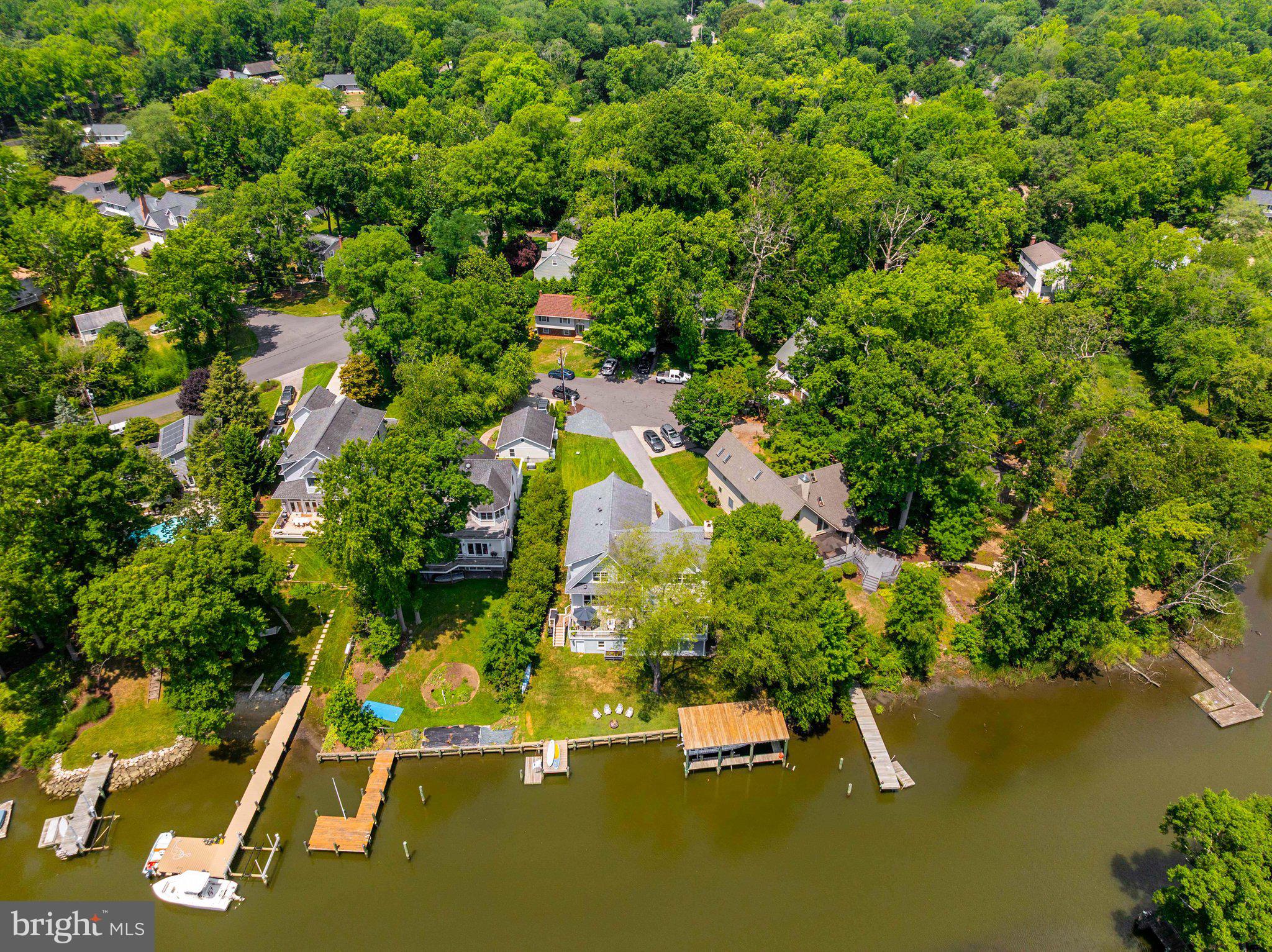 HILLSMERE SHORES - Residential