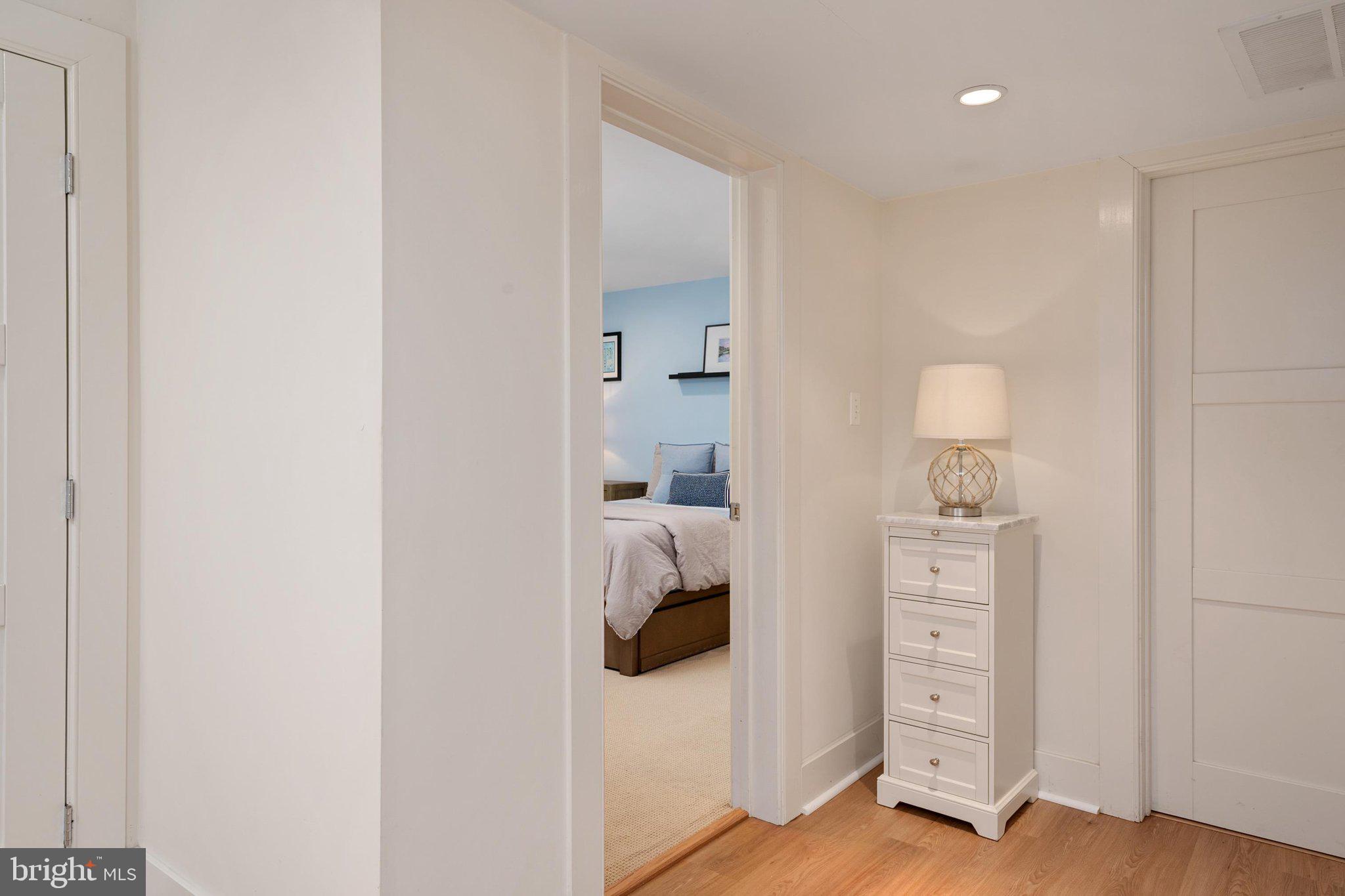 HILLSMERE SHORES - Residential