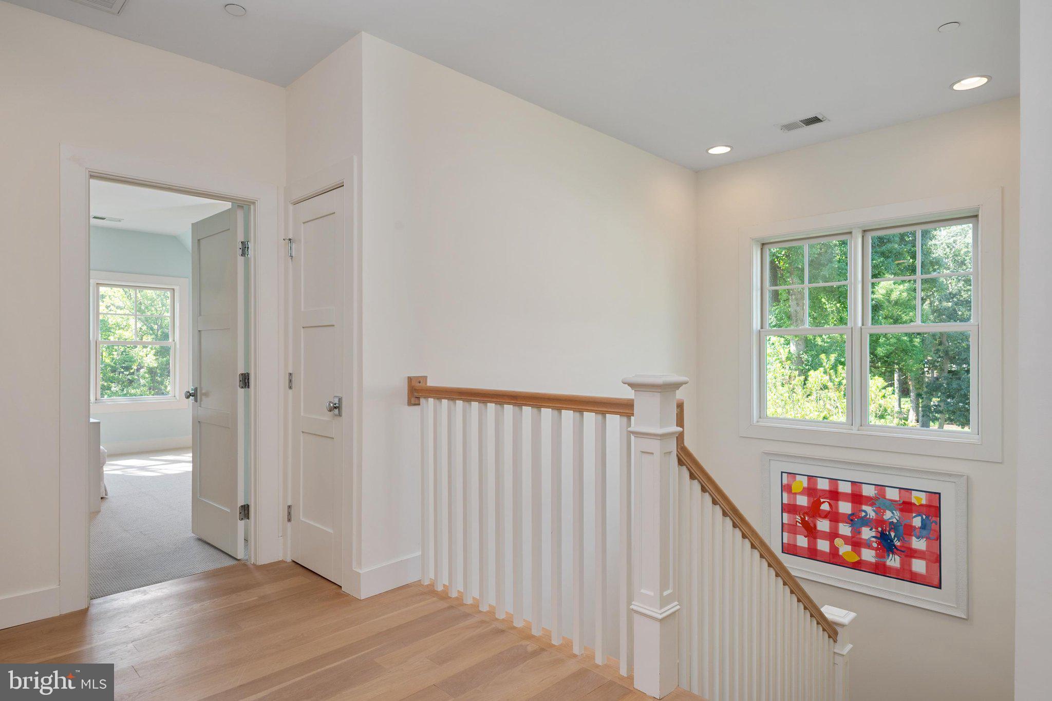HILLSMERE SHORES - Residential