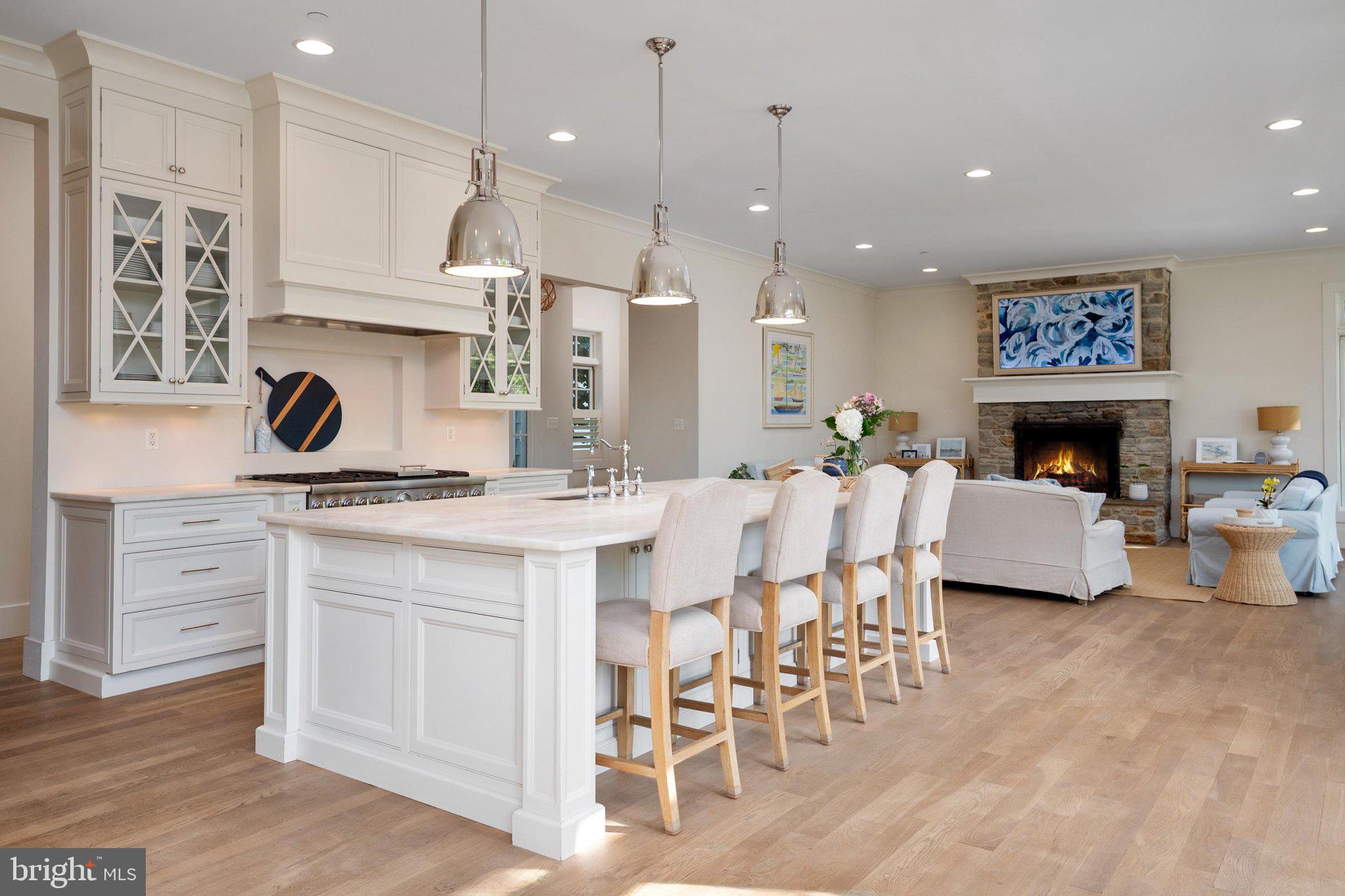 HILLSMERE SHORES - Residential