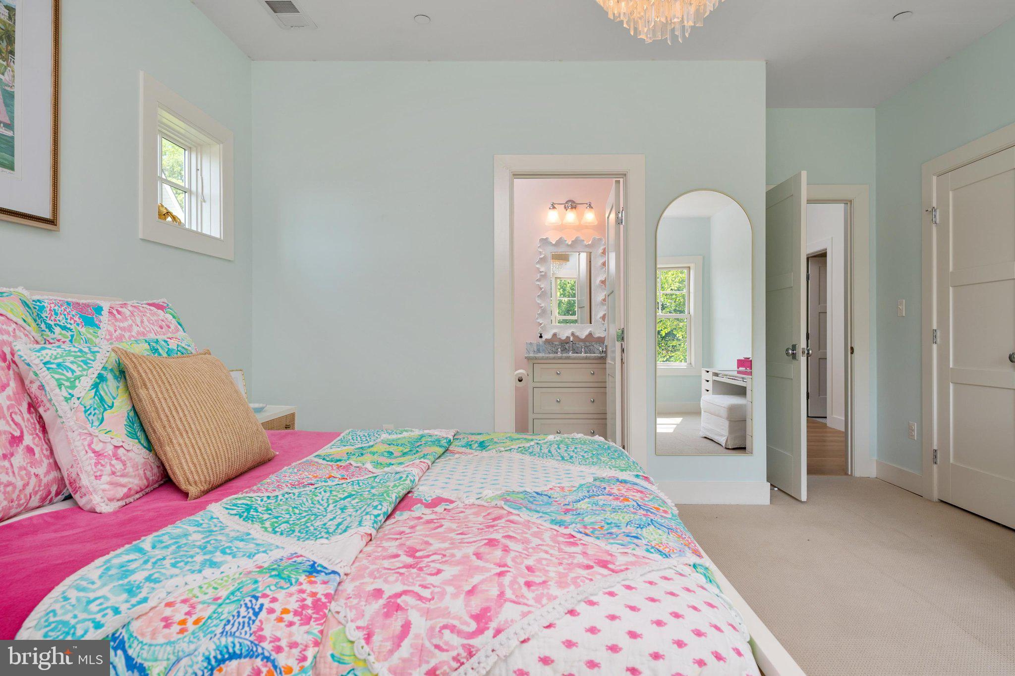HILLSMERE SHORES - Residential