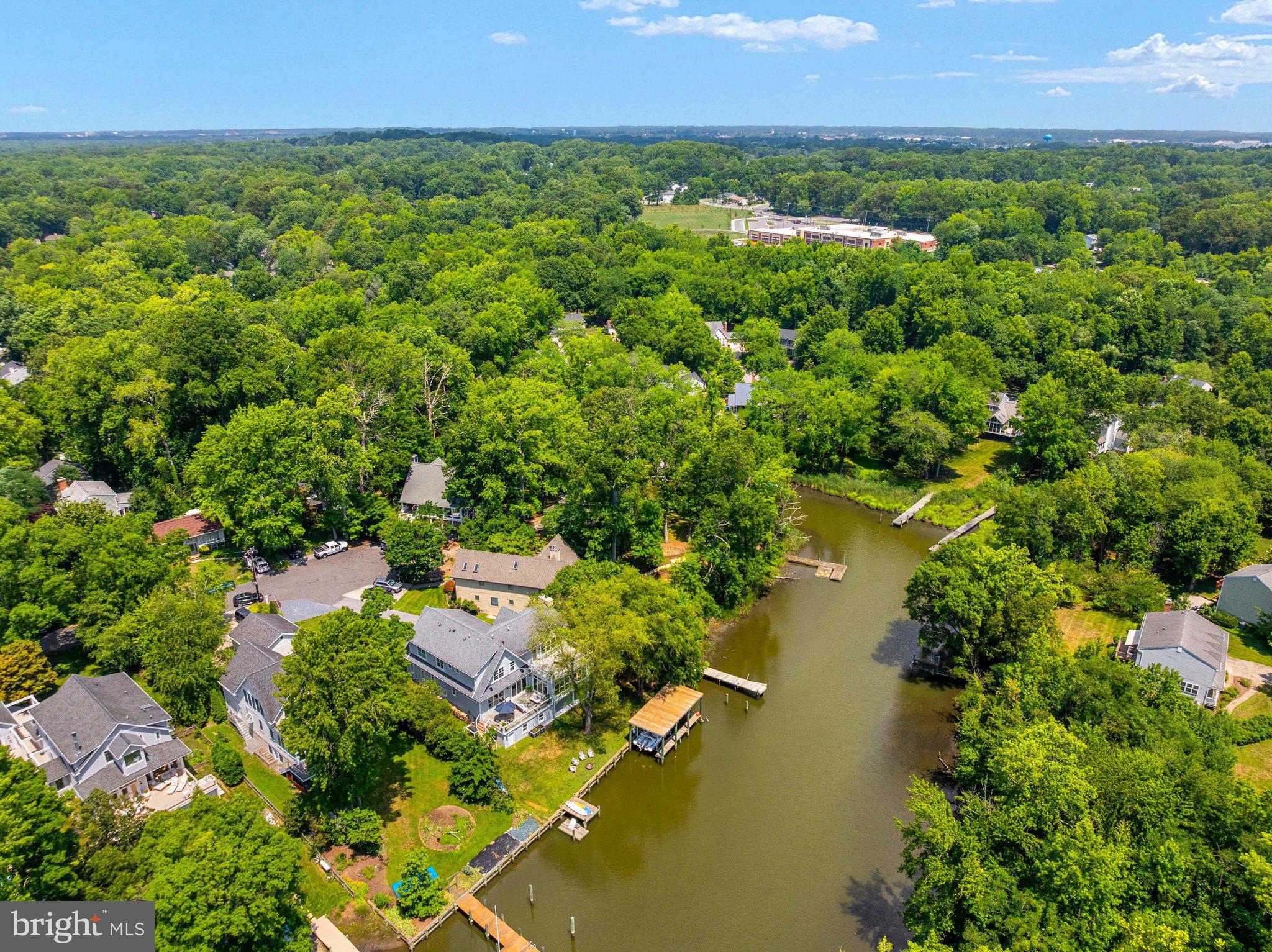 HILLSMERE SHORES - Residential