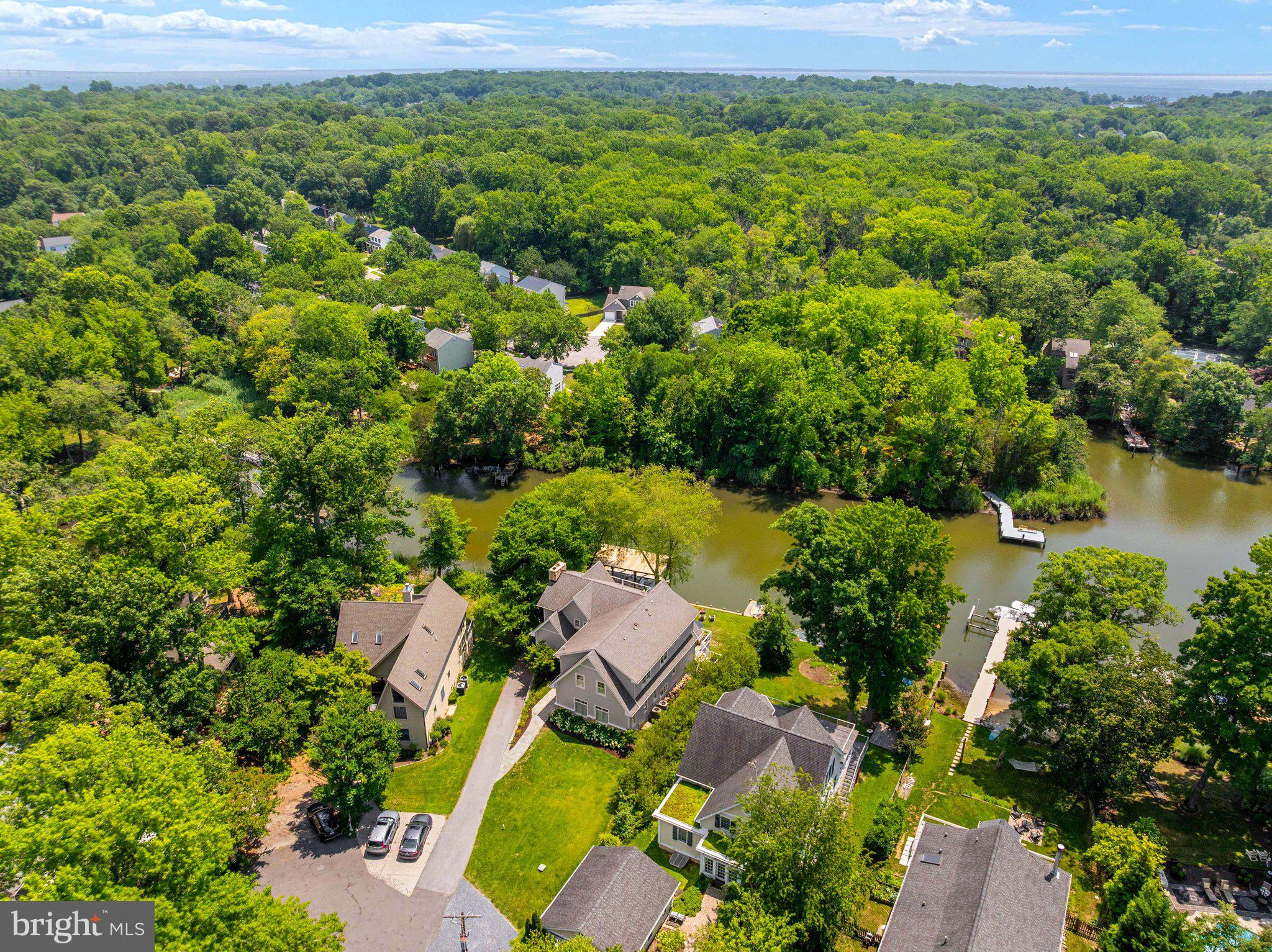 HILLSMERE SHORES - Residential