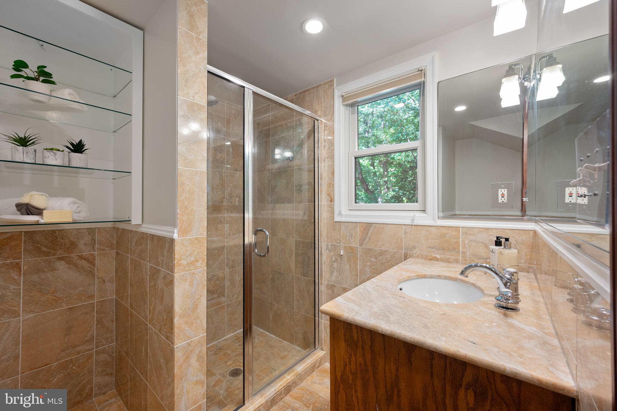 PINECREST - Residential
