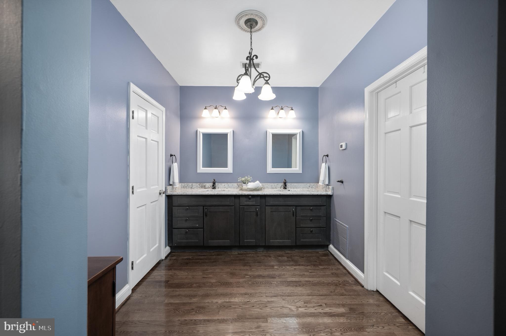 PINECREST - Residential