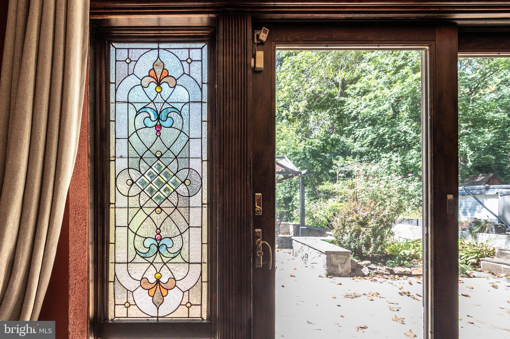 PINECREST - Residential