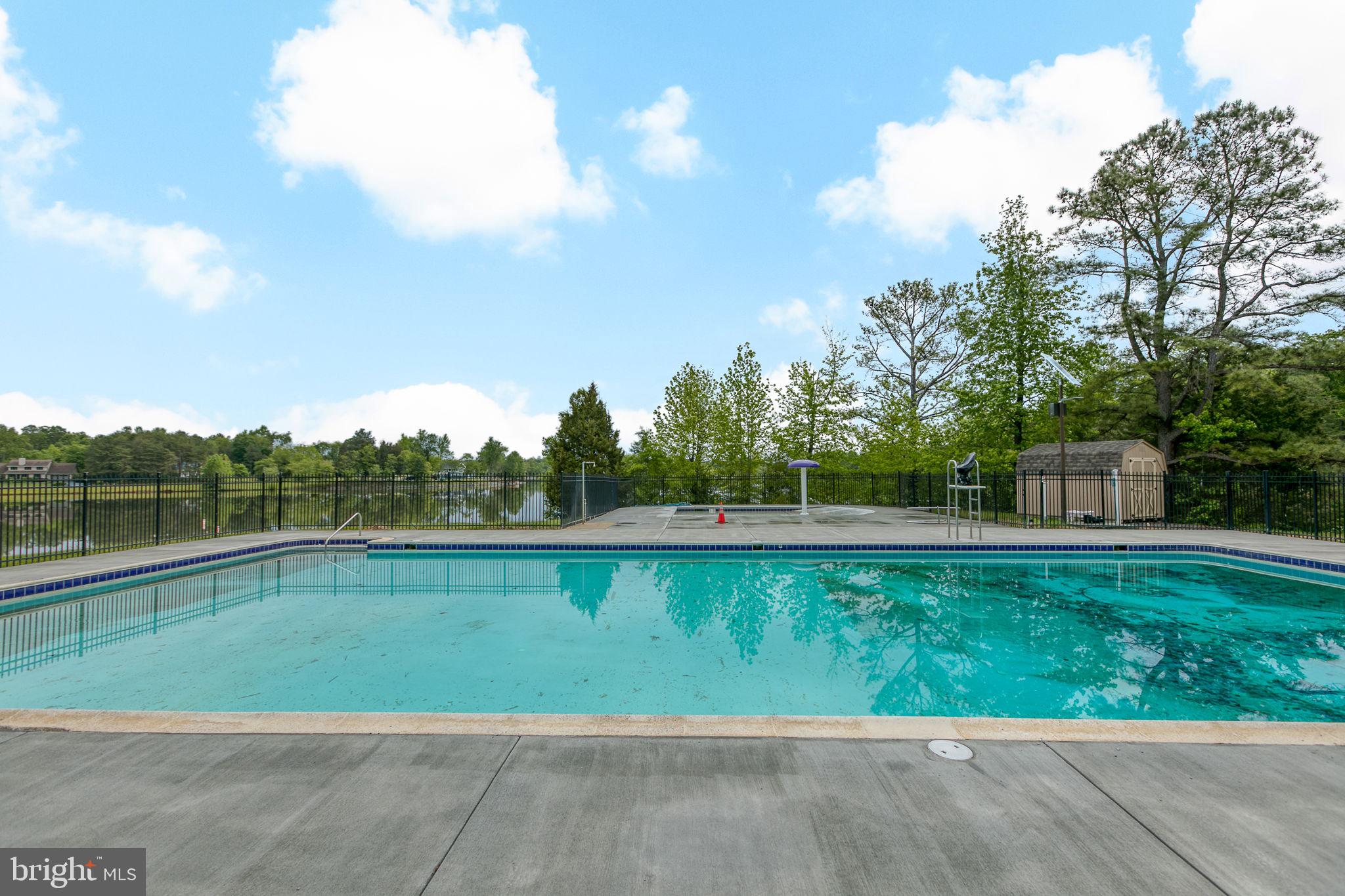 LAKE LAND OR - Residential