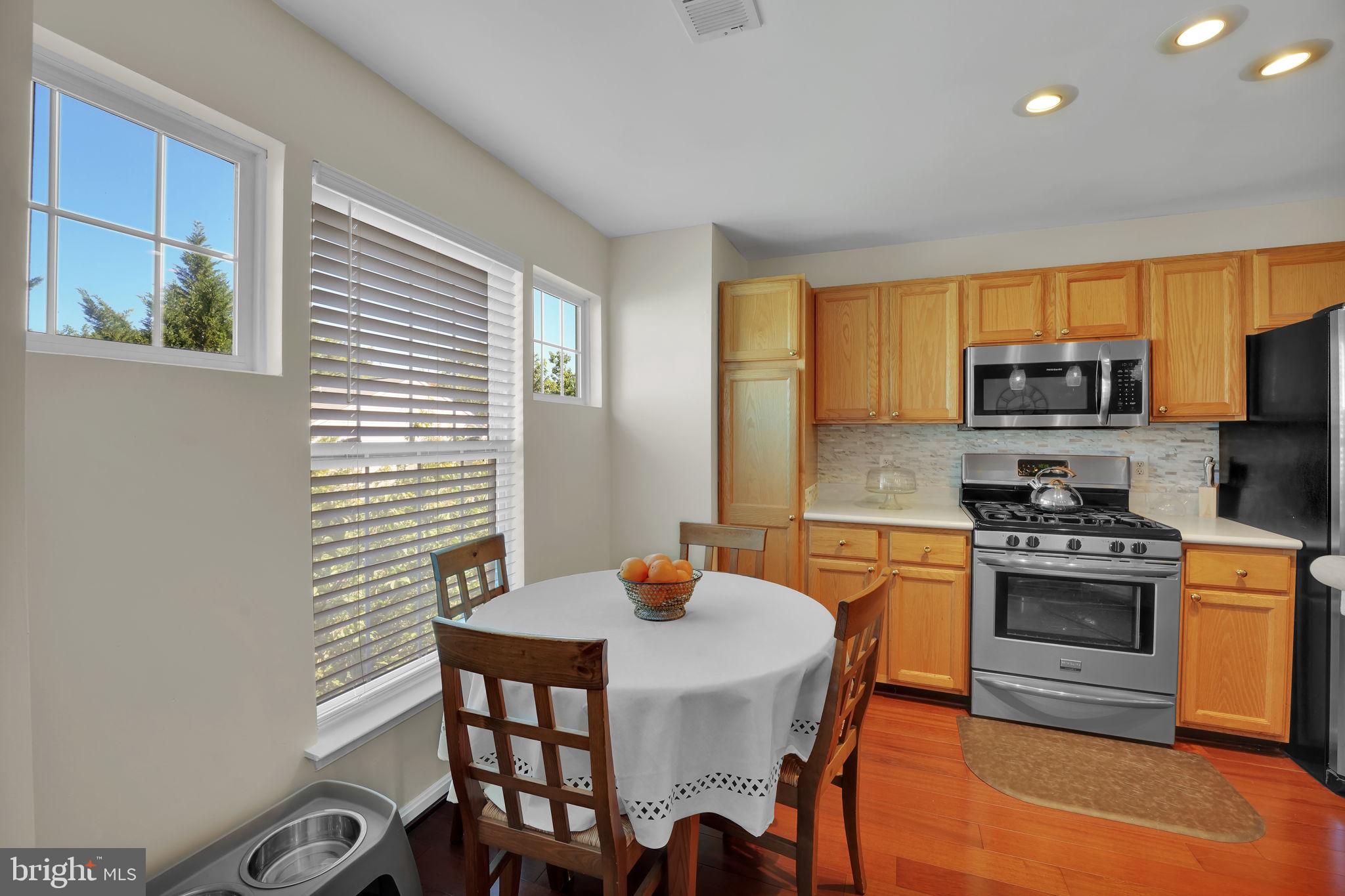 CLOVERLEAF CENTER - Residential