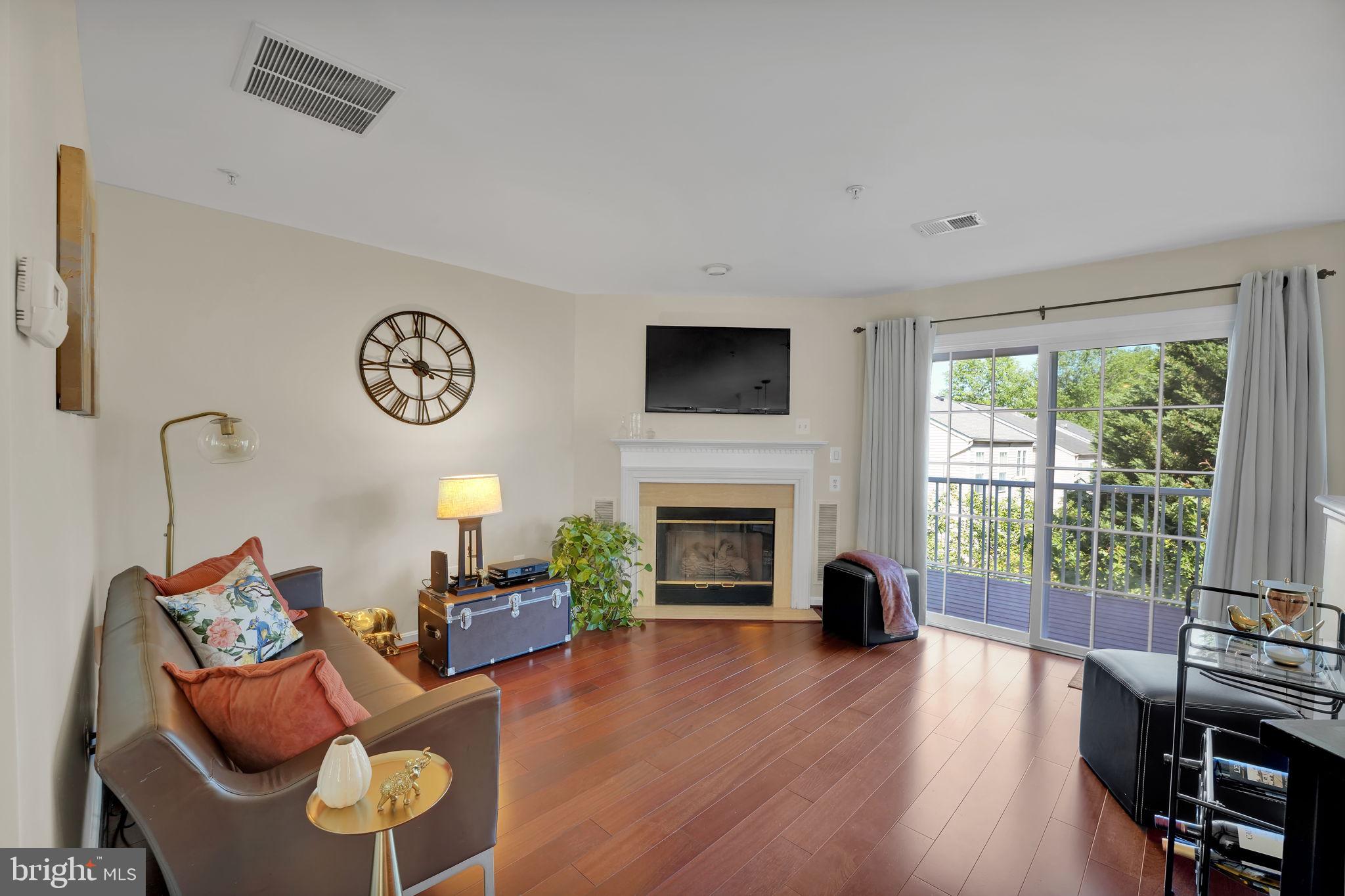 CLOVERLEAF CENTER - Residential