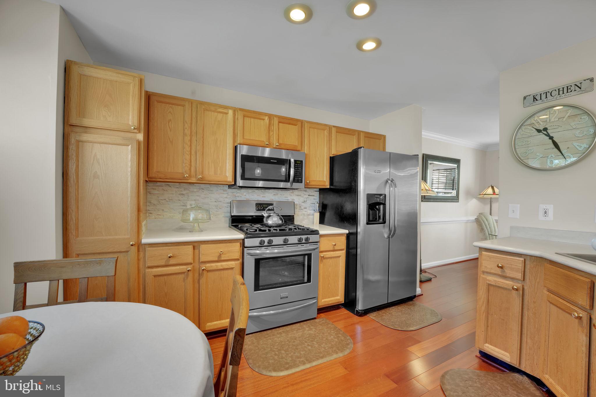 CLOVERLEAF CENTER - Residential