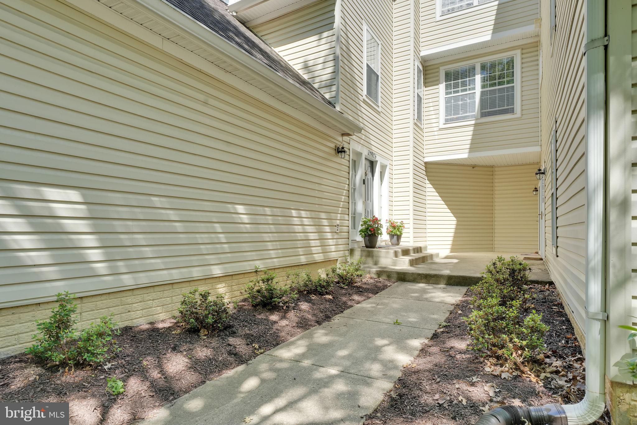 CLOVERLEAF CENTER - Residential