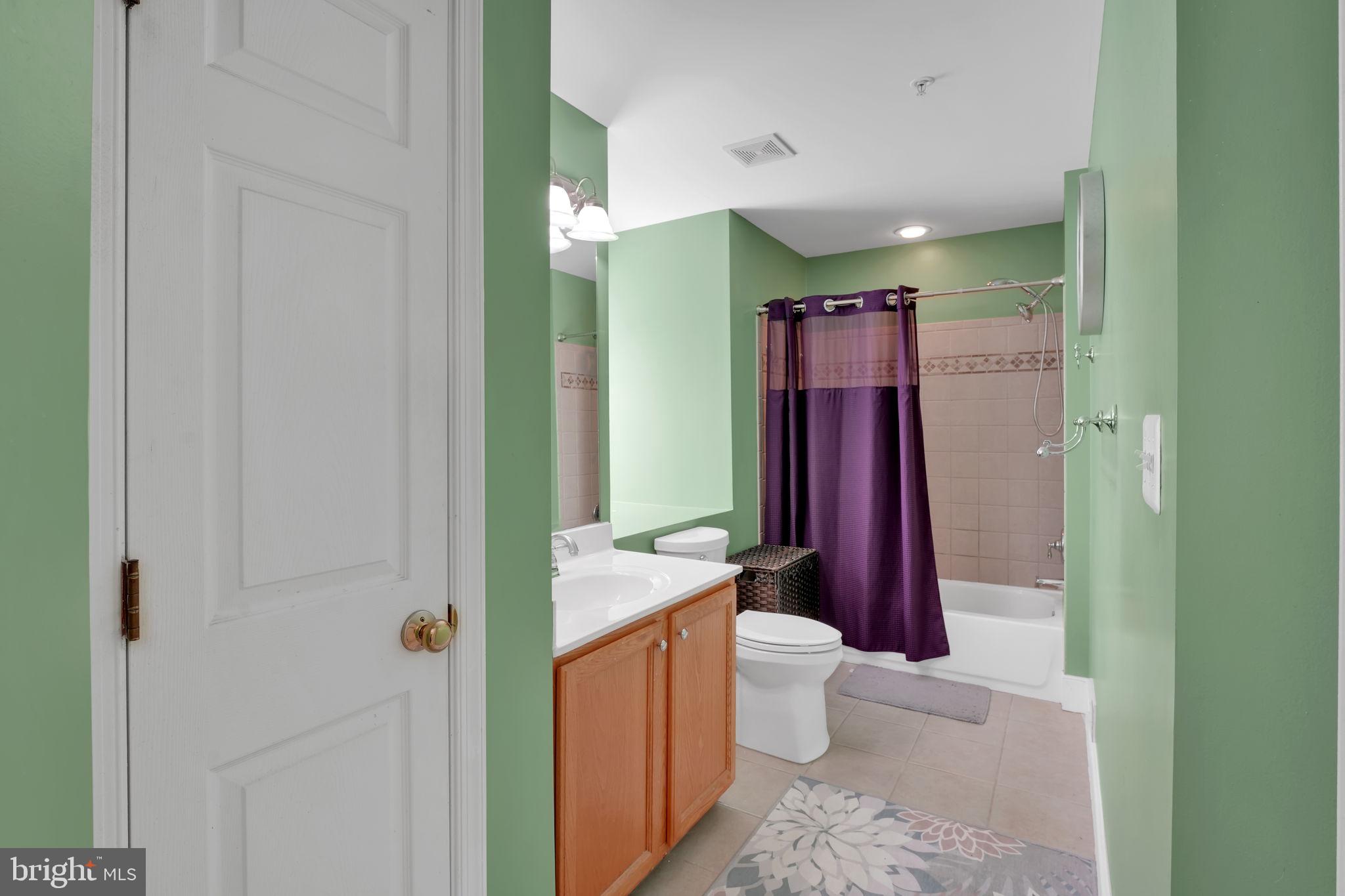 CLOVERLEAF CENTER - Residential