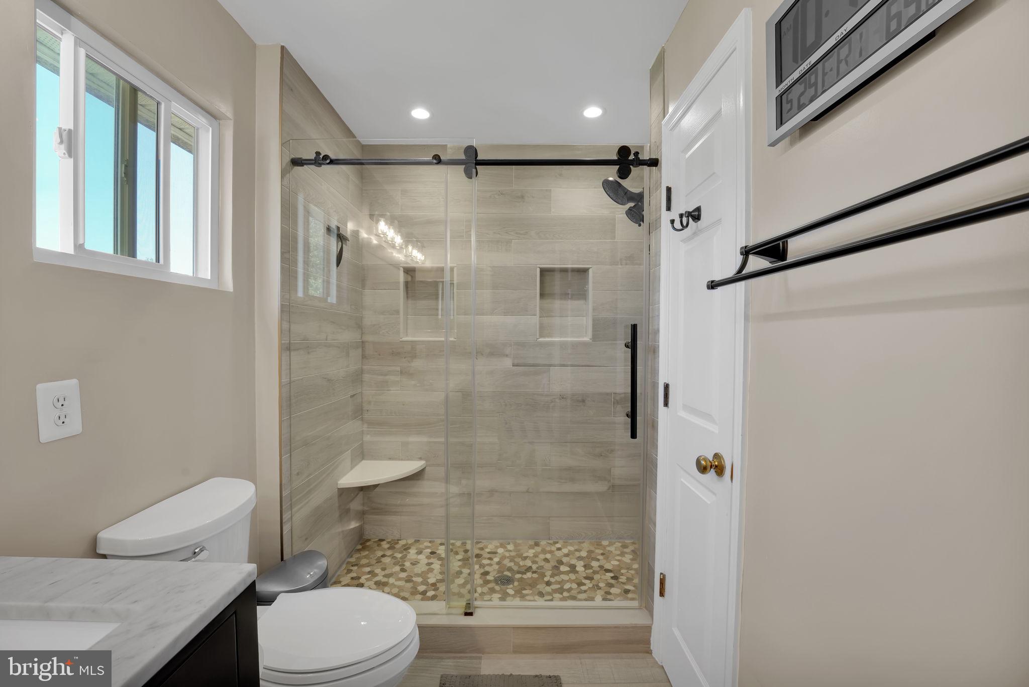 CLOVERLEAF CENTER - Residential