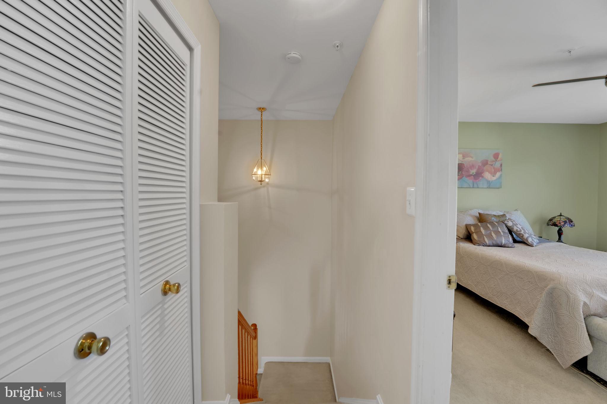 CLOVERLEAF CENTER - Residential