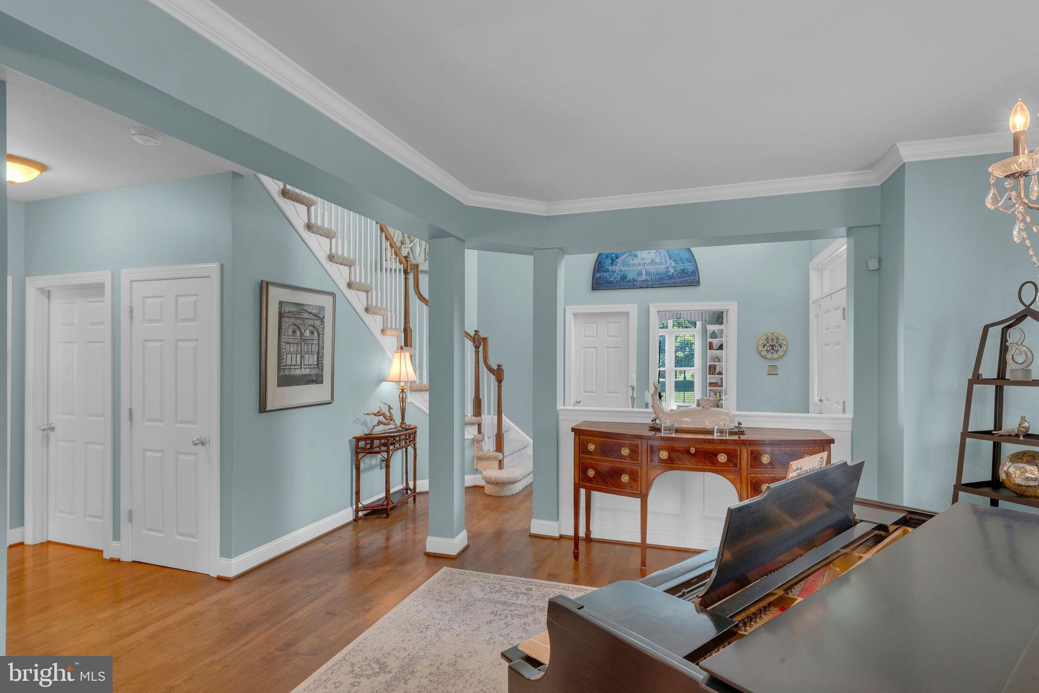 MONTGOMERY WALK - Residential