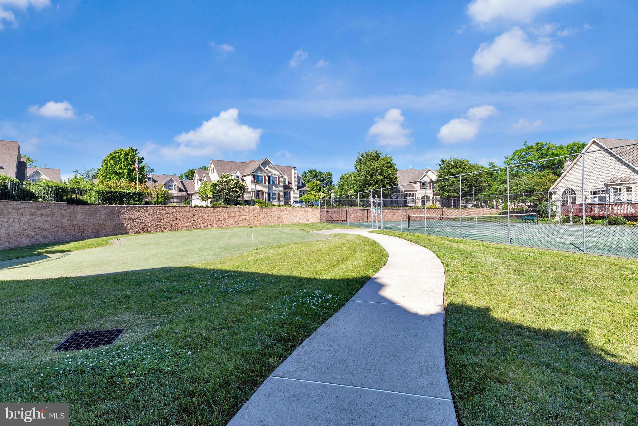 MONTGOMERY WALK - Residential