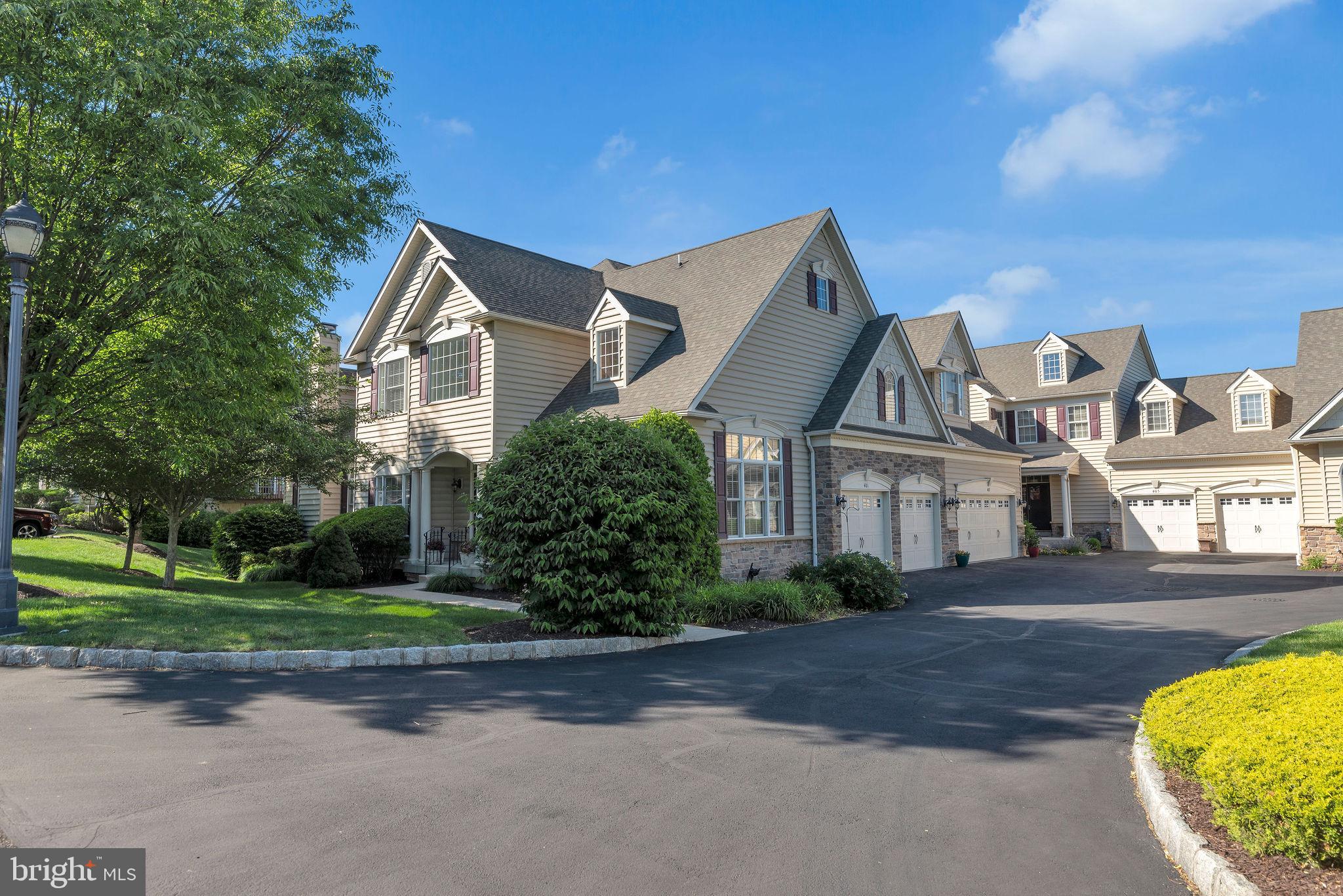 MONTGOMERY WALK - Residential